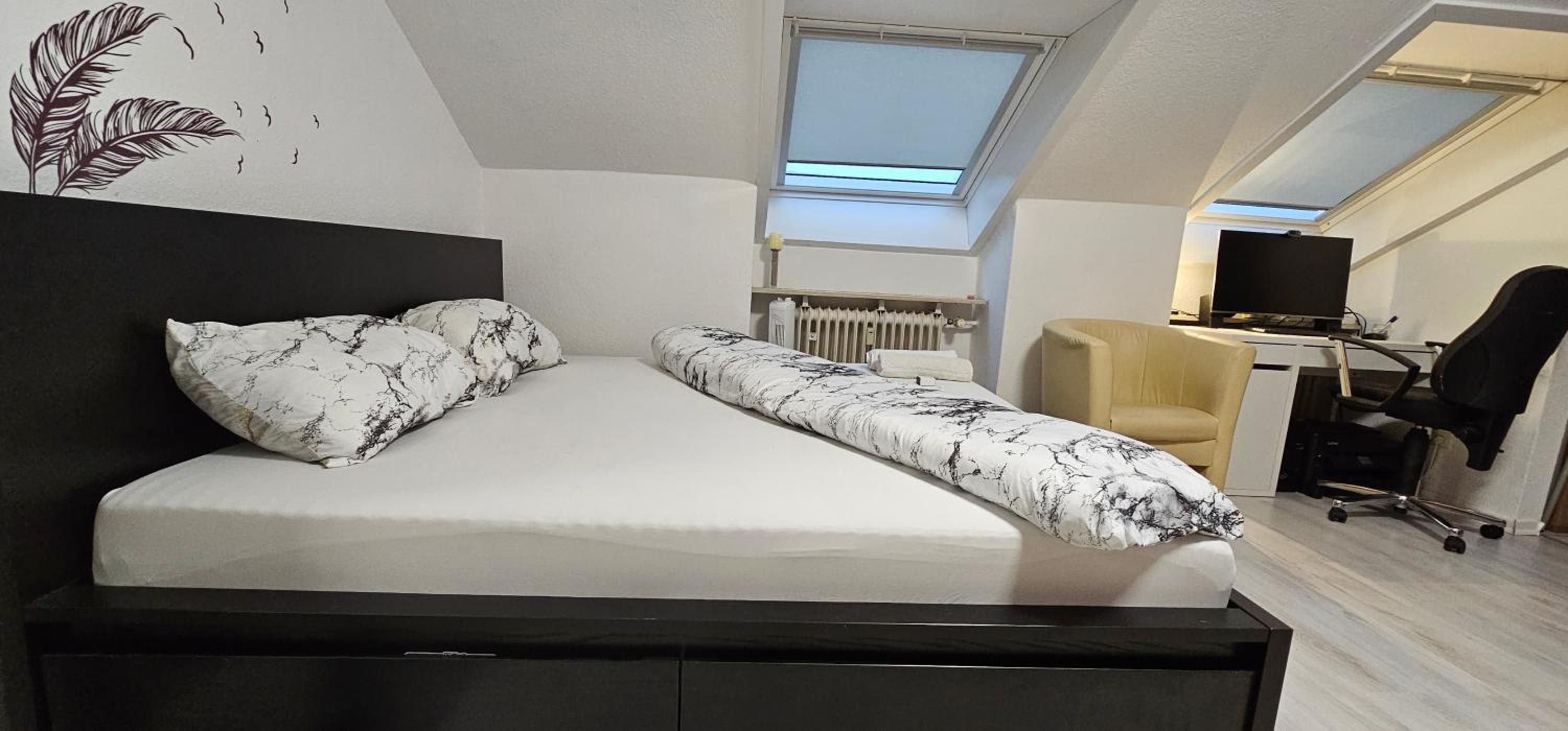 One-Bedroom Apartment photo 1