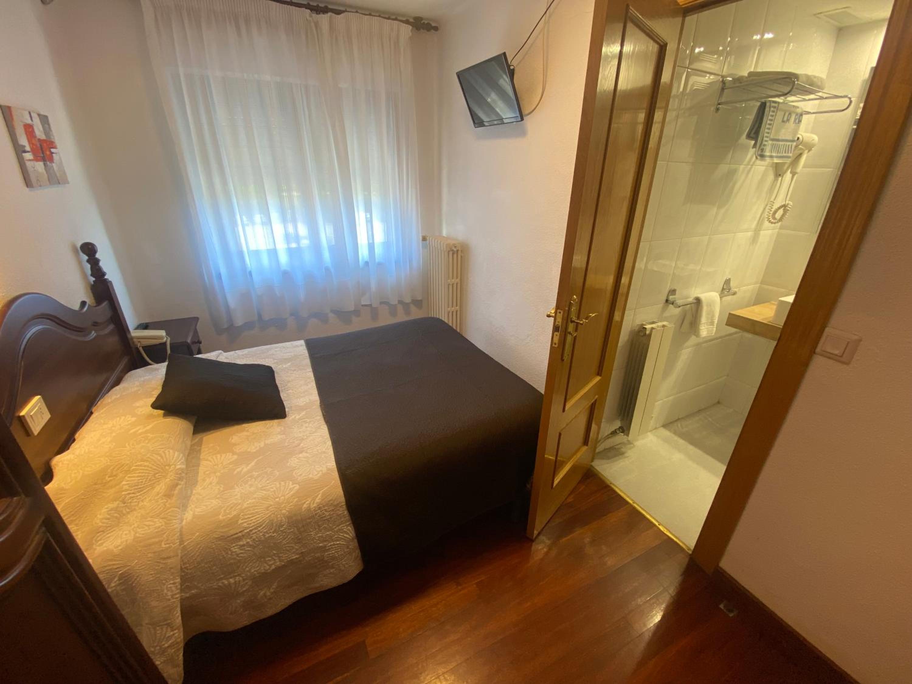 Single Room photo 2