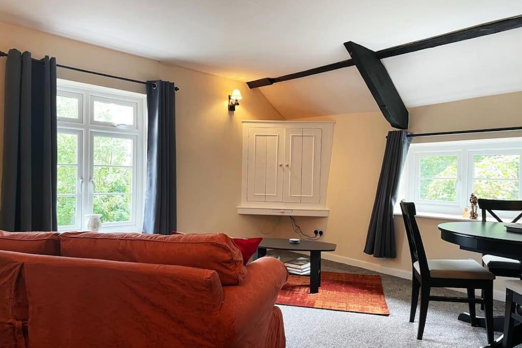 Two-Bedroom House photo 3
