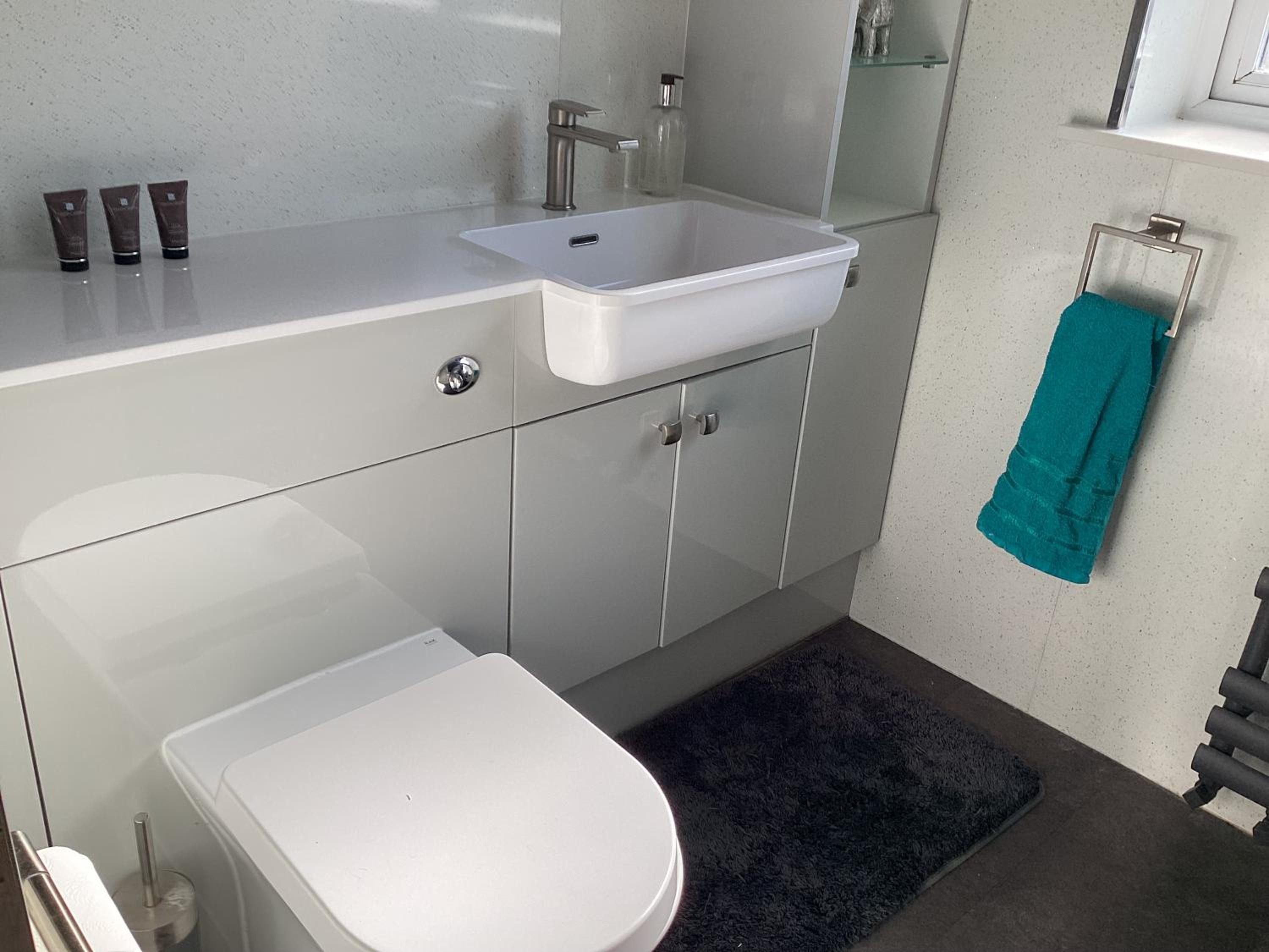 Double Room with Private Bathroom photo 3