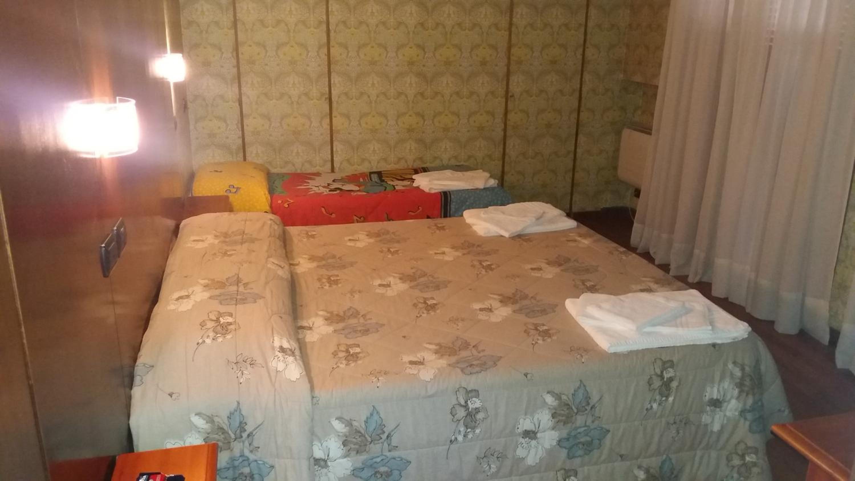 Triple Room with Private Bathroom - Photo 5