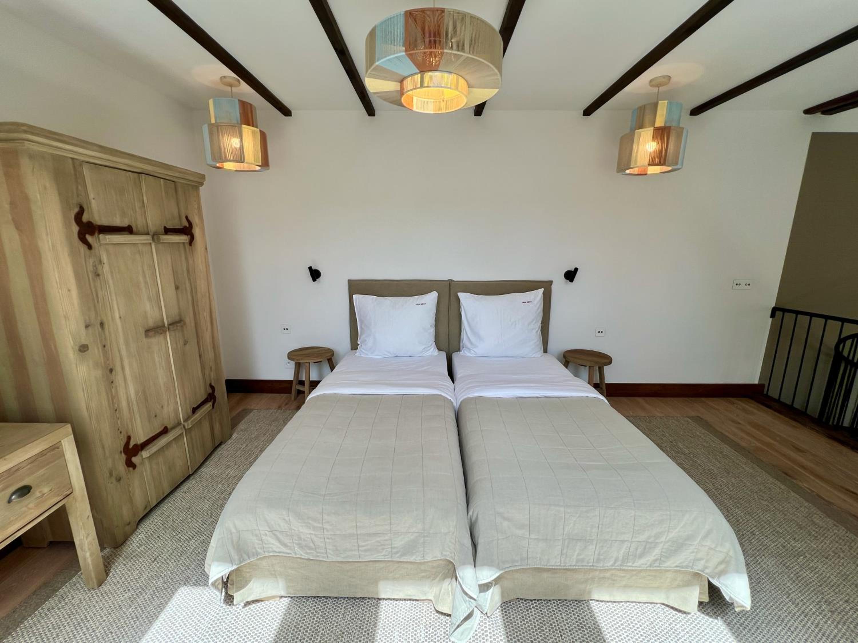 Deluxe Twin Room - Photo 8