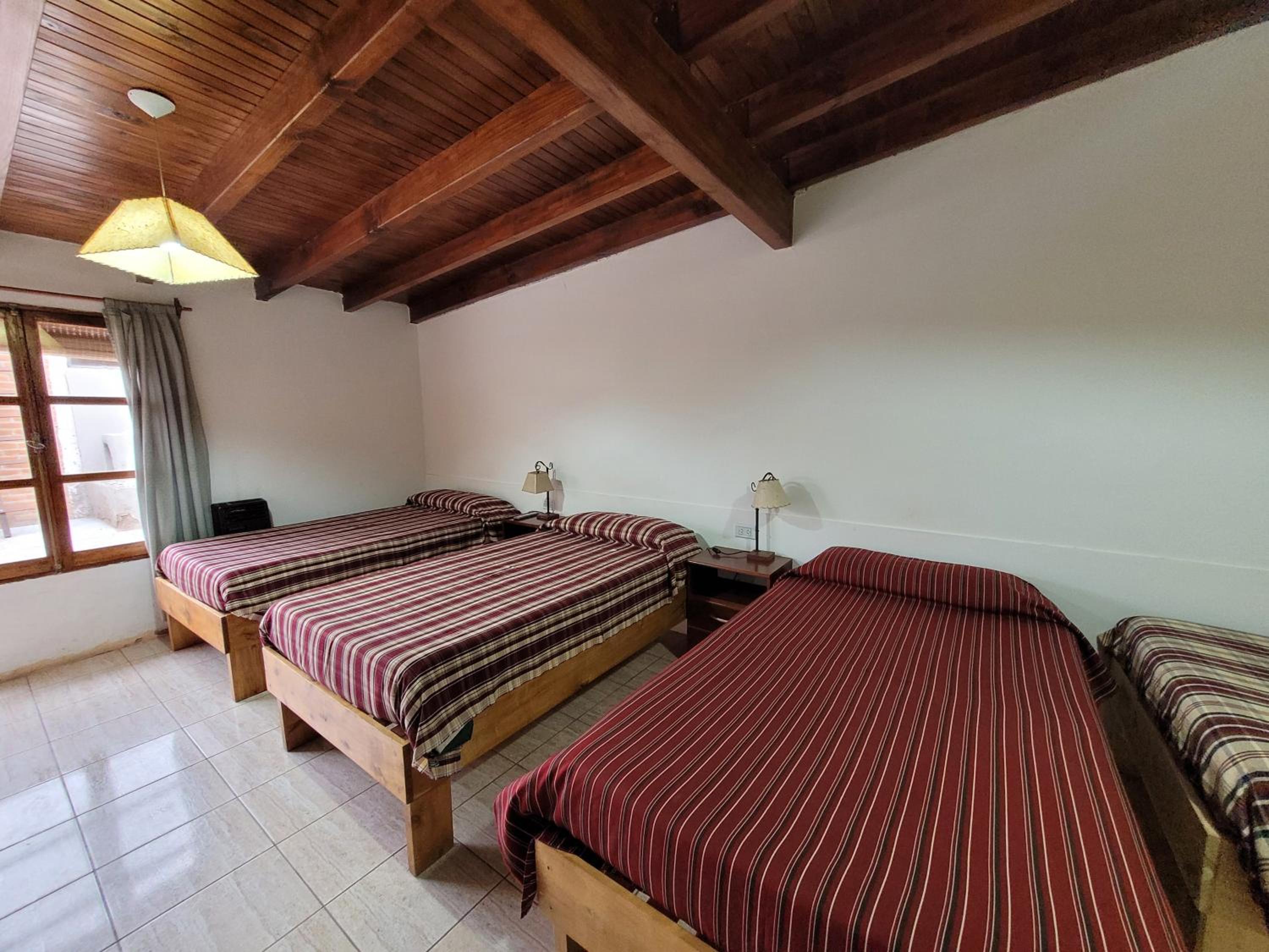 Quadruple Room with Private Bathroom photo 3