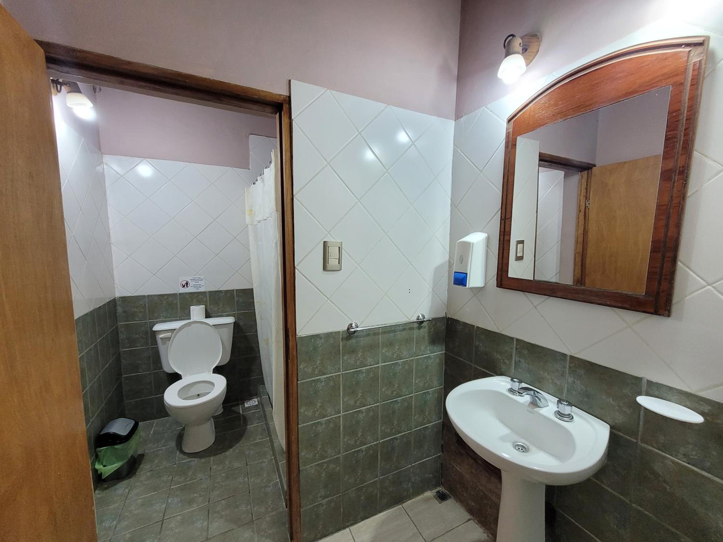 Family Room with Private Bathroom photo 3