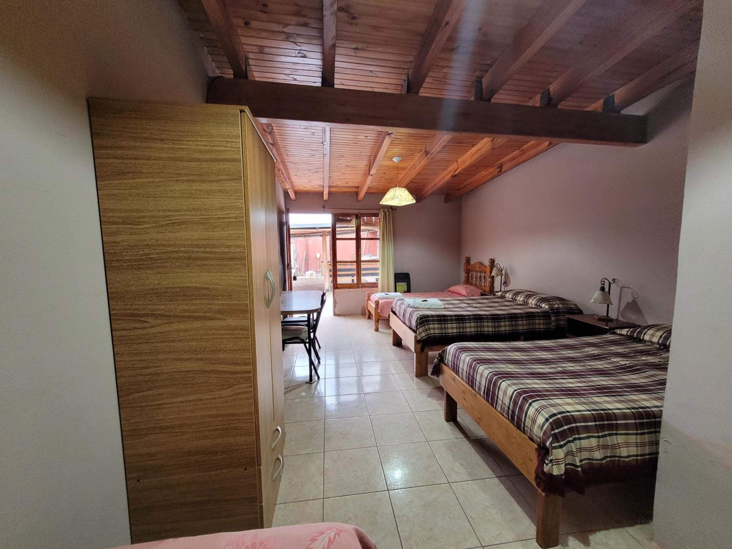 Quadruple Room with Private Bathroom photo 1
