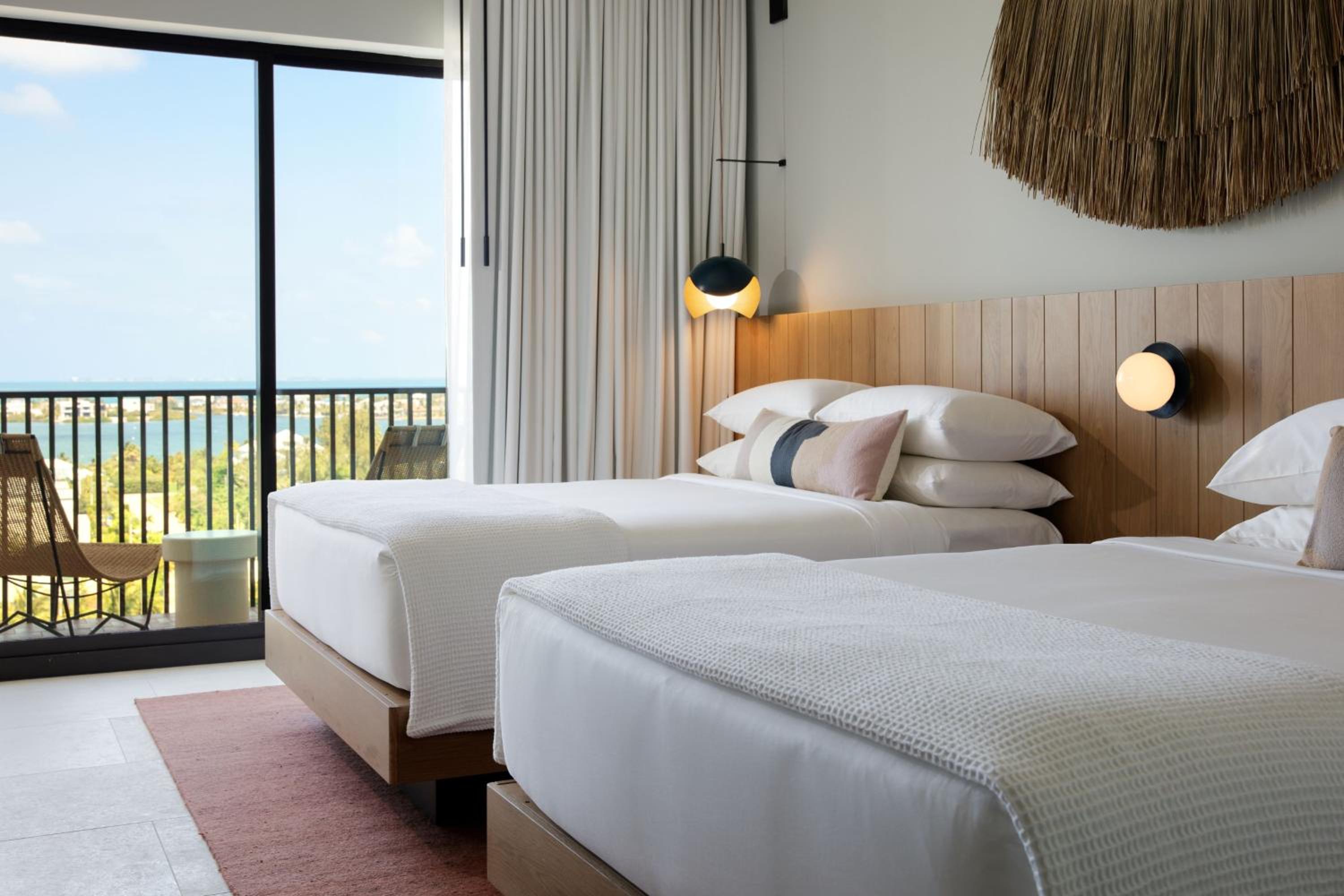 Standard Queen Room with Harbor View - Photo 2