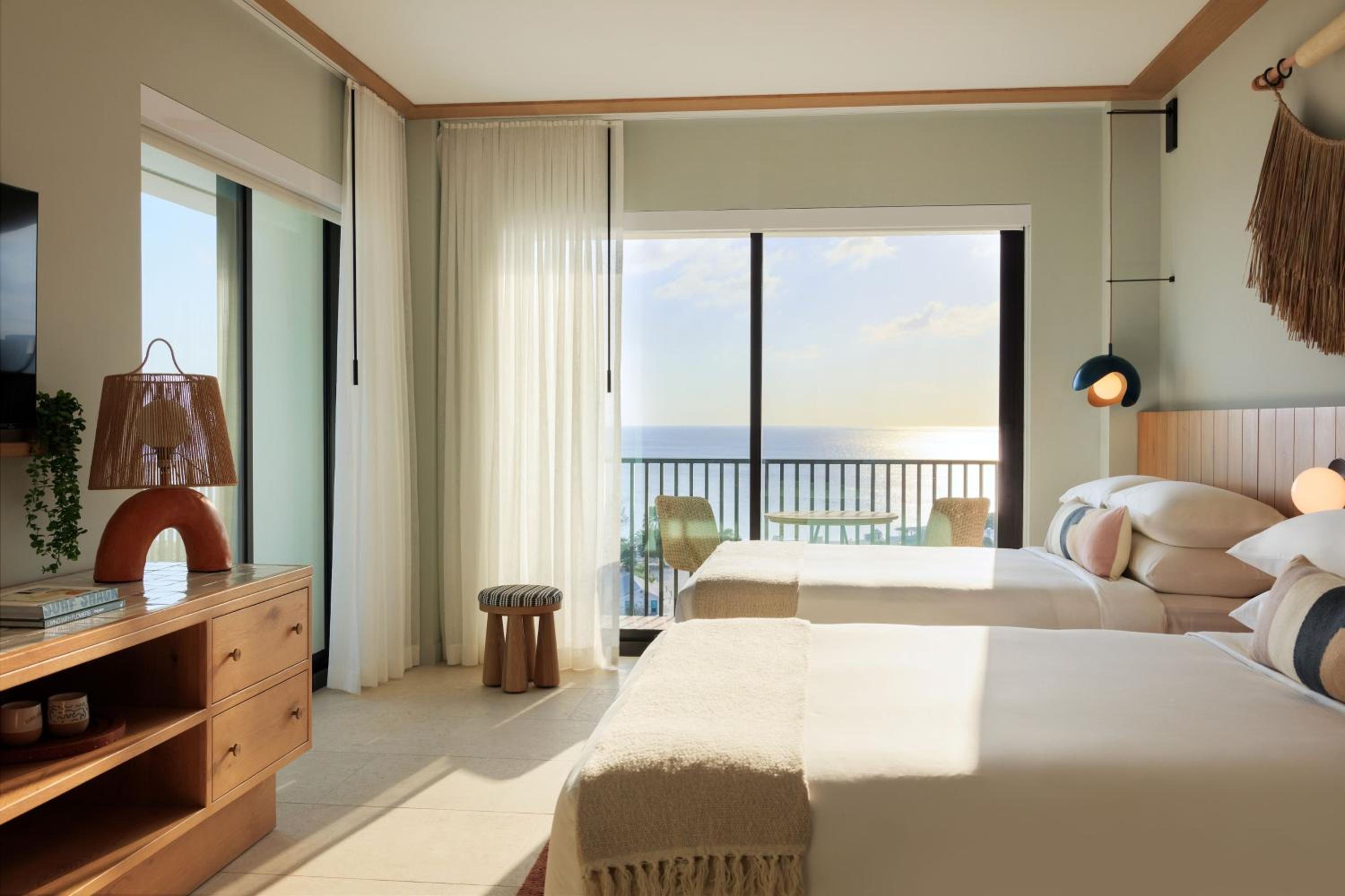 One-Bedroom Suite with Two Queen Beds and Ocean View - Photo 2