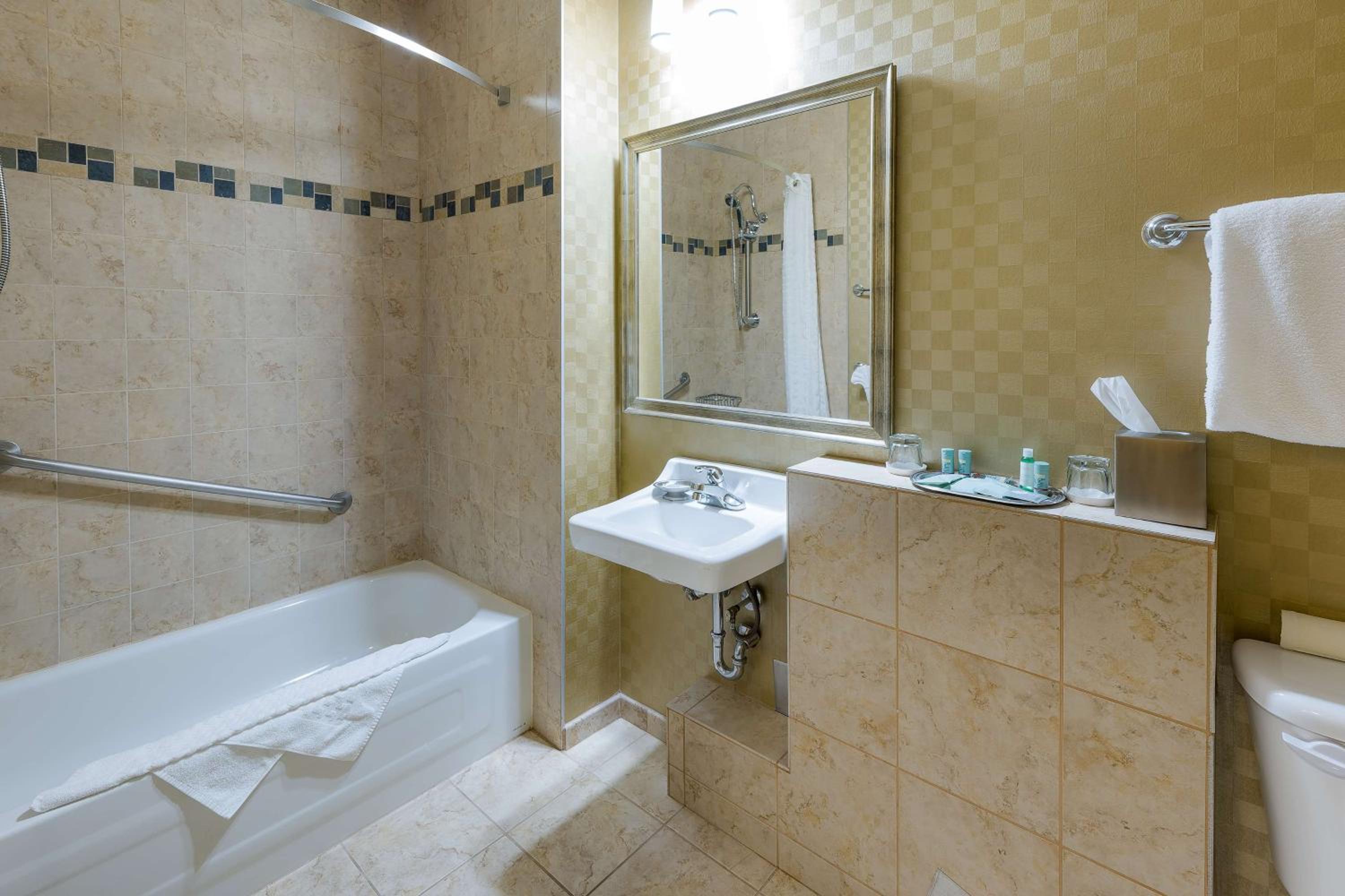 Queen Room with Two Queen Beds - Disability Access