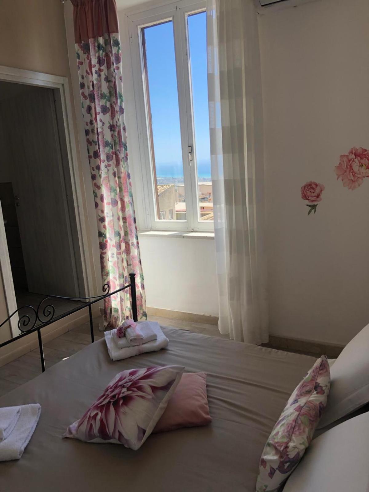 Camera Matrimoniale Deluxe vista mare