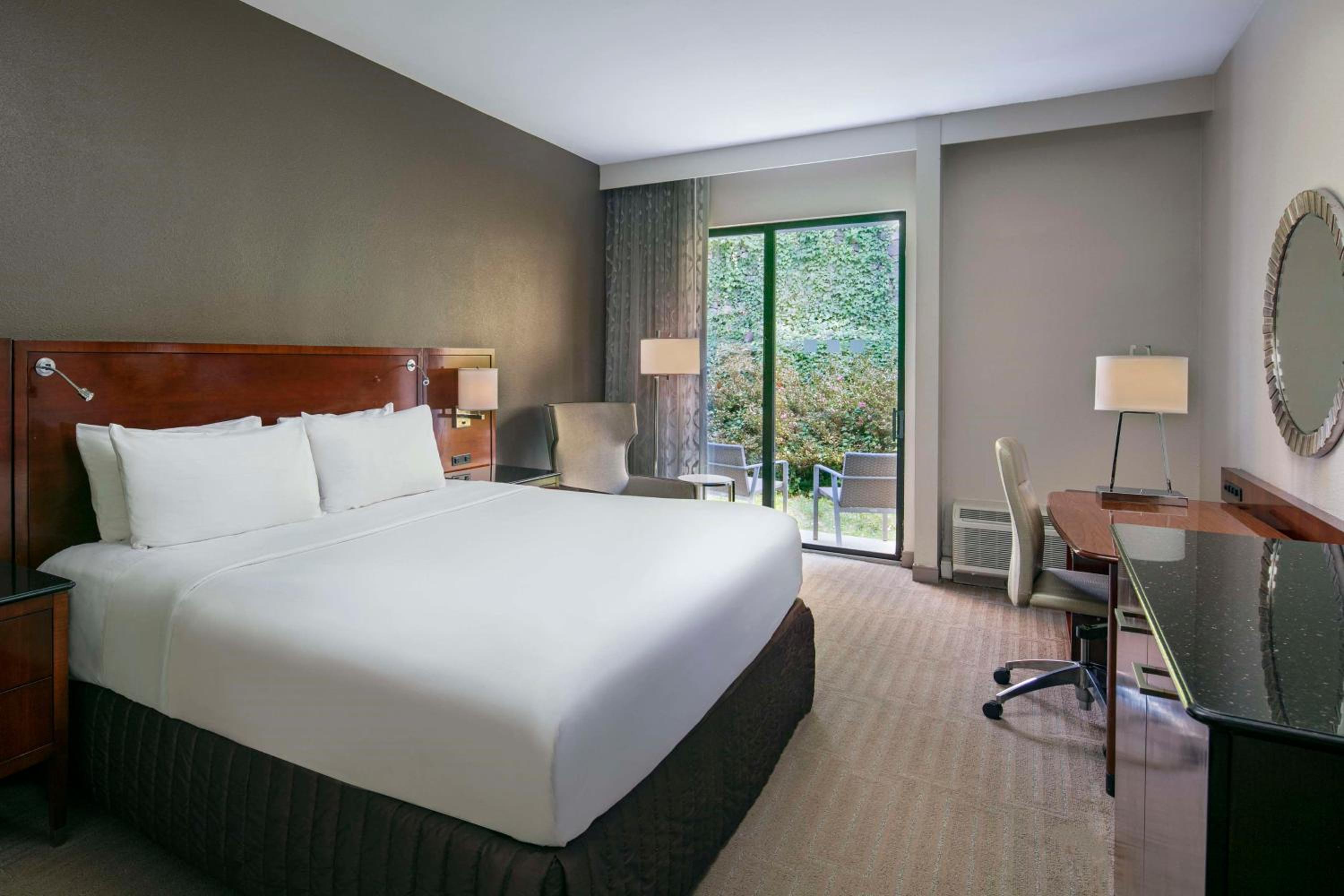 Executive King Room - Photo 1