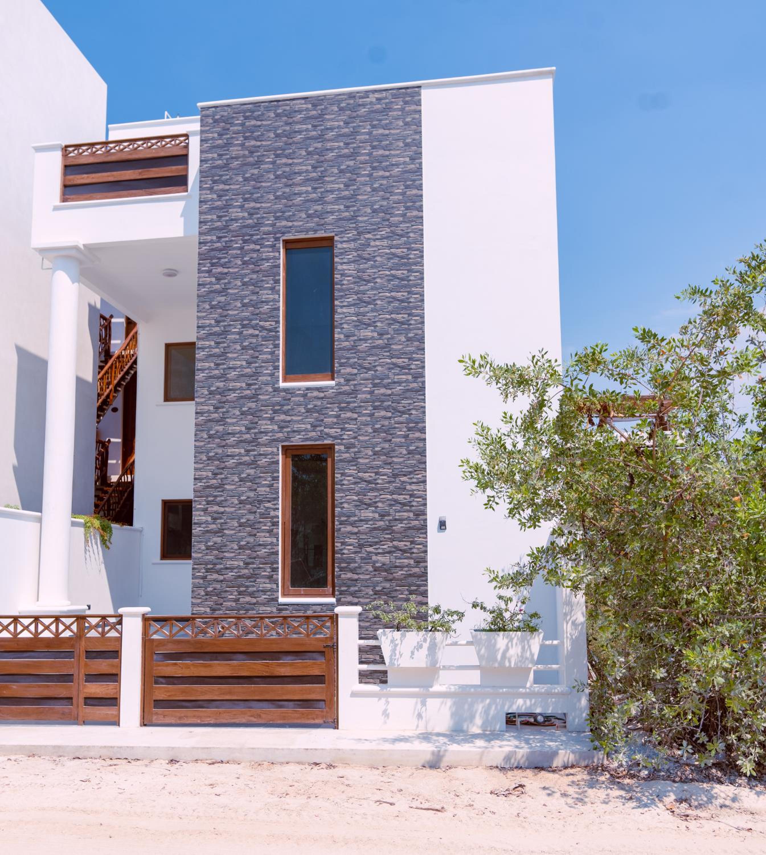 Four-Bedroom House photo 1