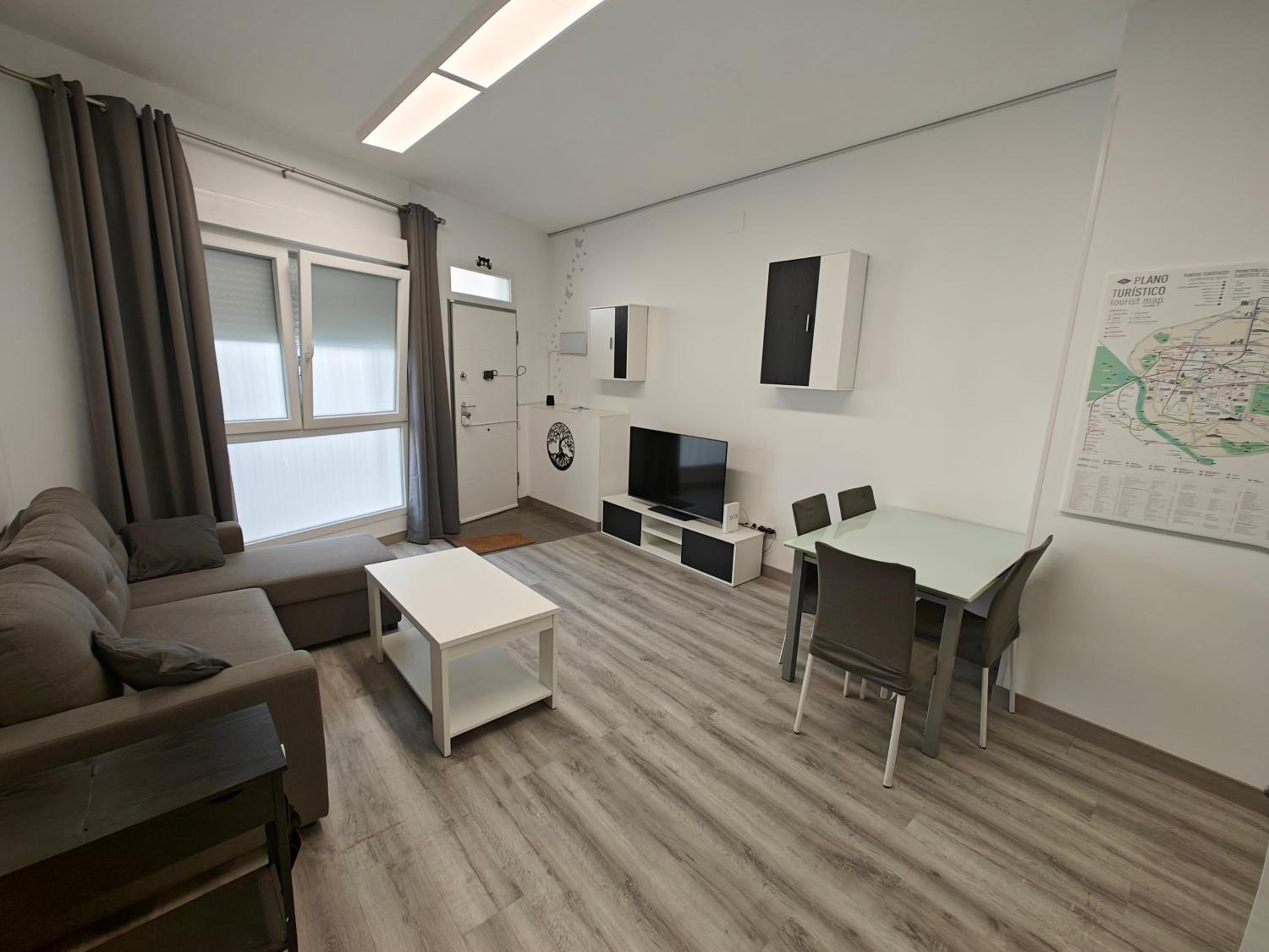 One-Bedroom Apartment photo 3