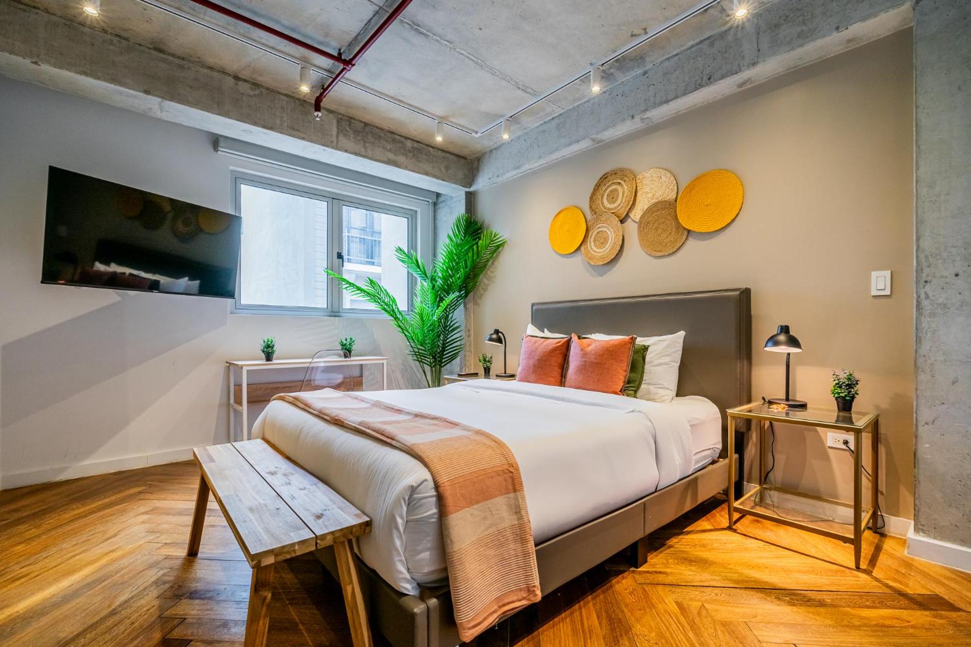 Two-Bedroom Deluxe Apartment with Balcony