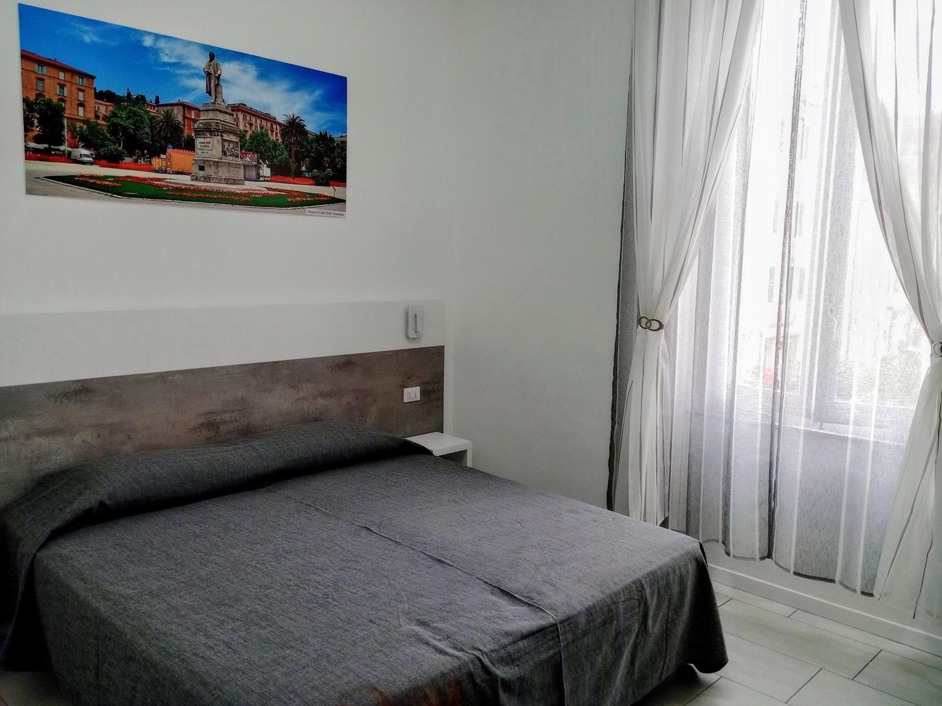 Double or Twin Room with City View photo 1
