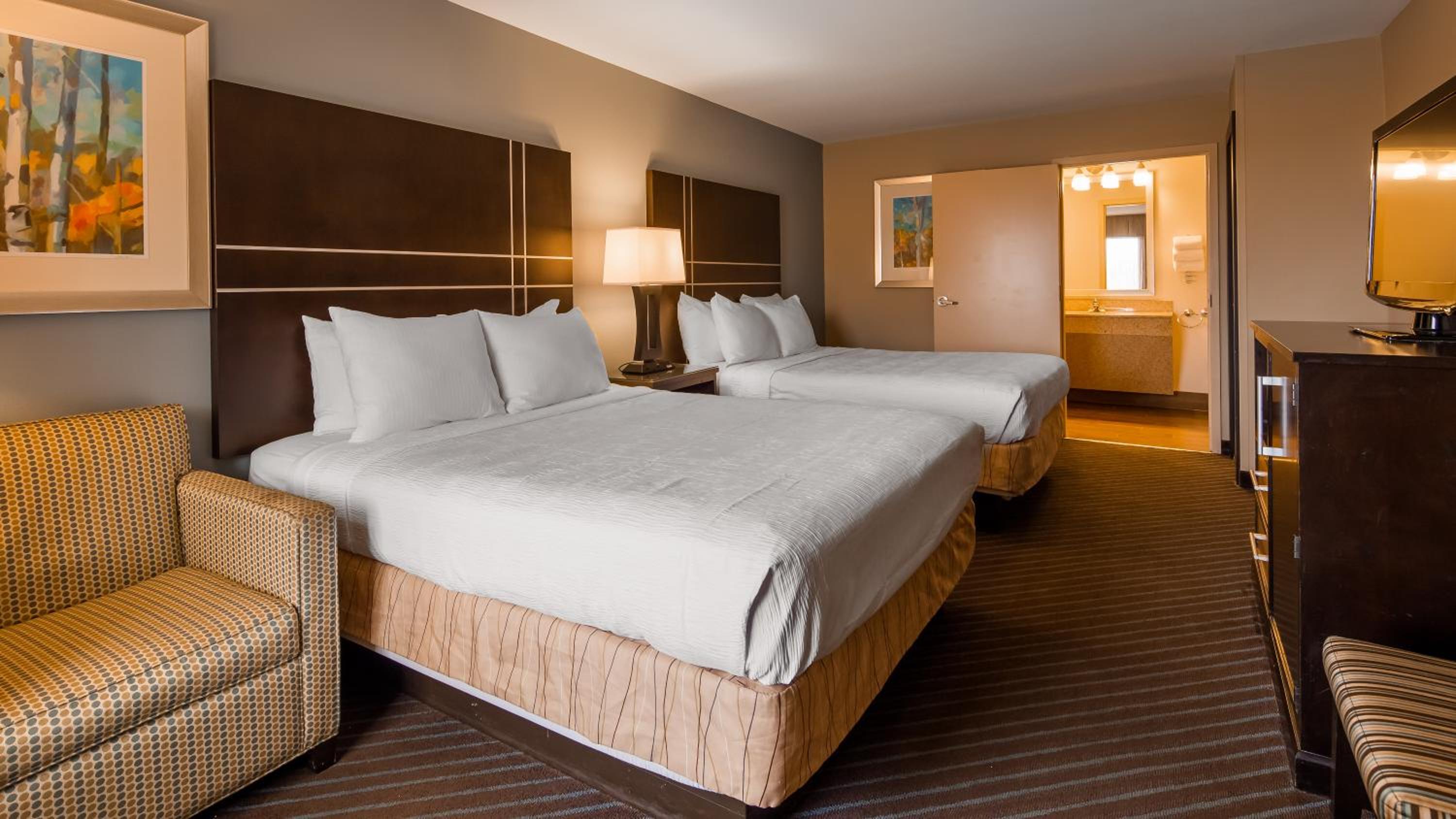 Queen Room with Two Queen Beds with Roll-In Shower - Mobility Access - Photo 3