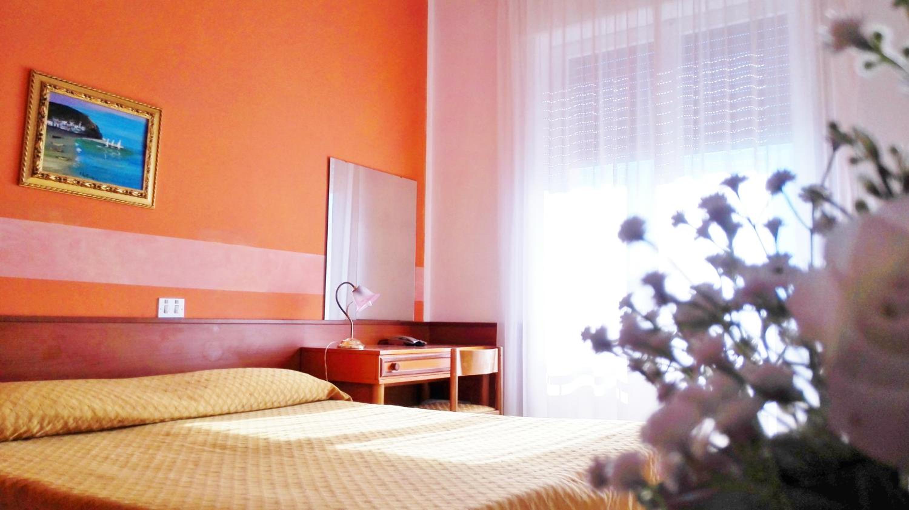 Standard Double or Twin Room - Photo 14