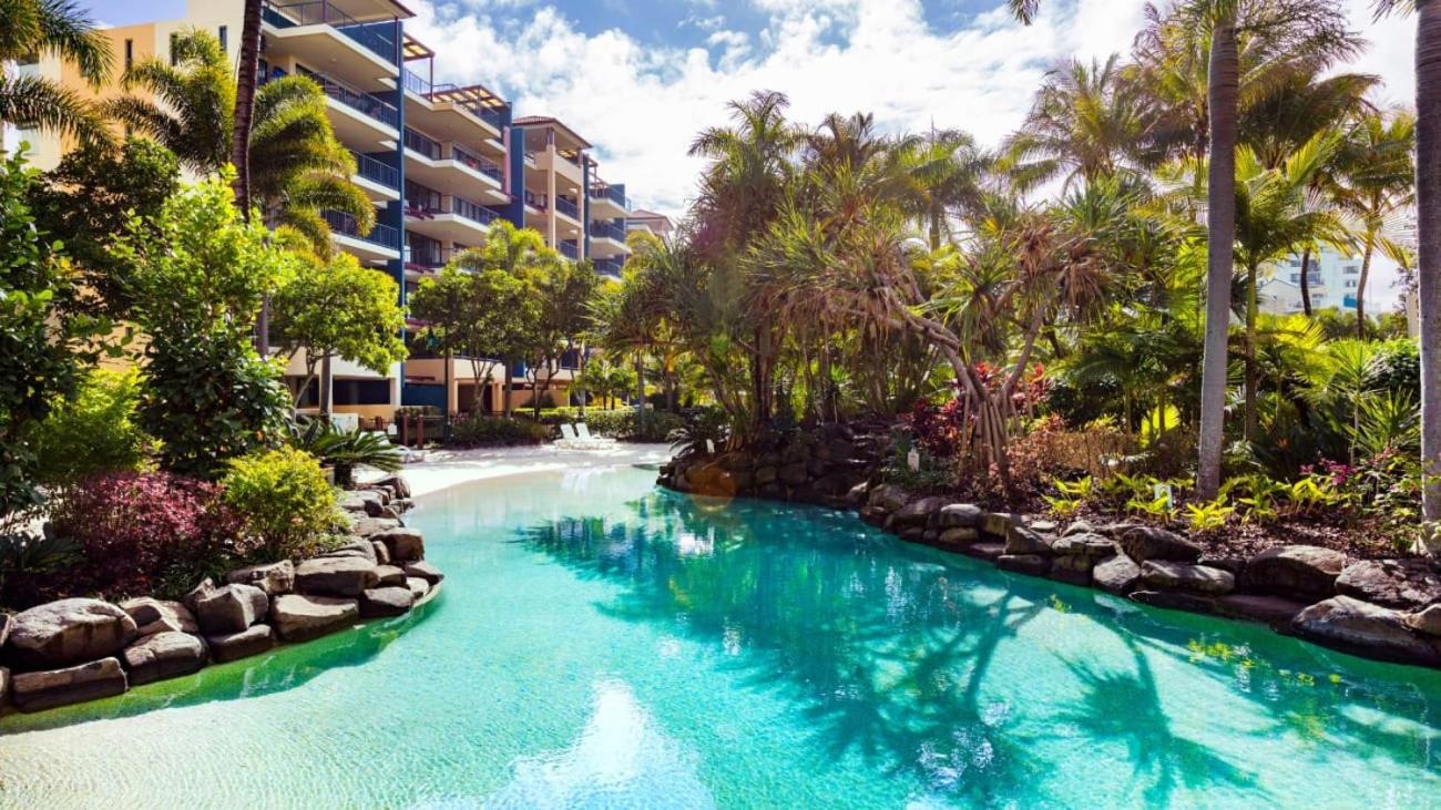 Two-Bedroom Apartment with Balcony and Sea View photo 2