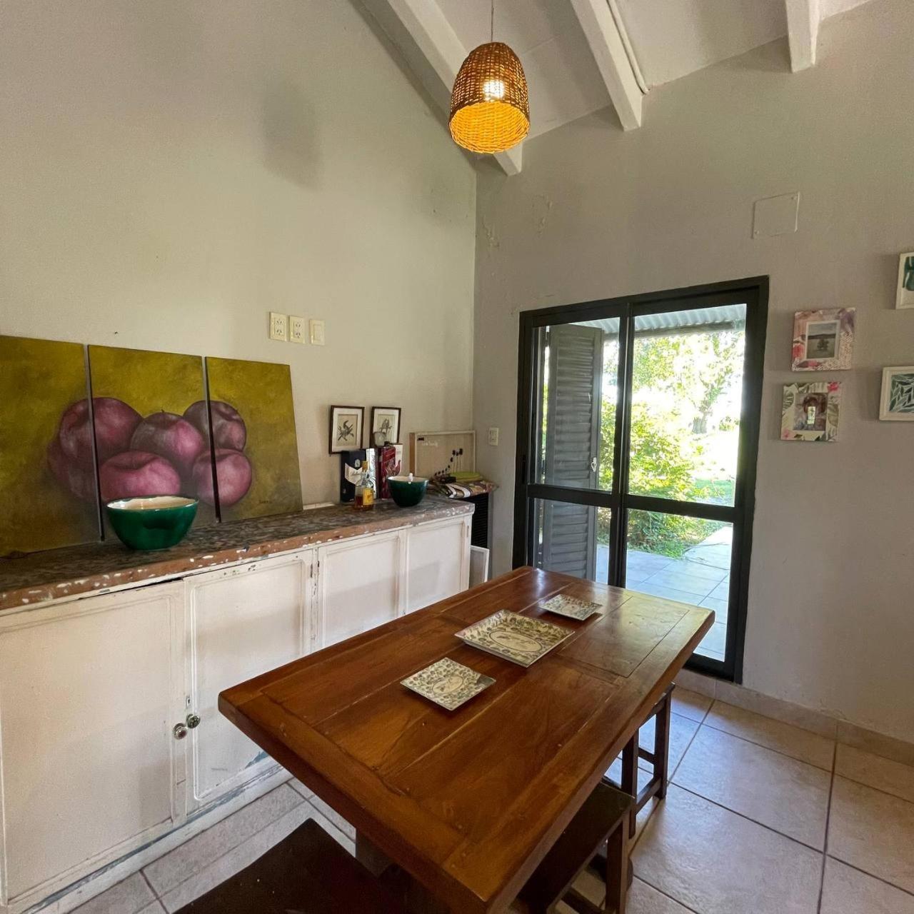 Five-Bedroom House photo 3