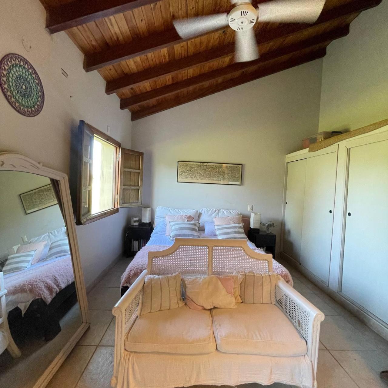 Five-Bedroom House photo 2