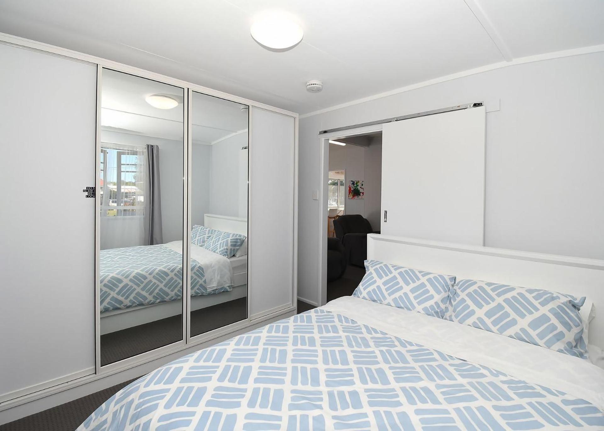 Three-Bedroom House photo 3