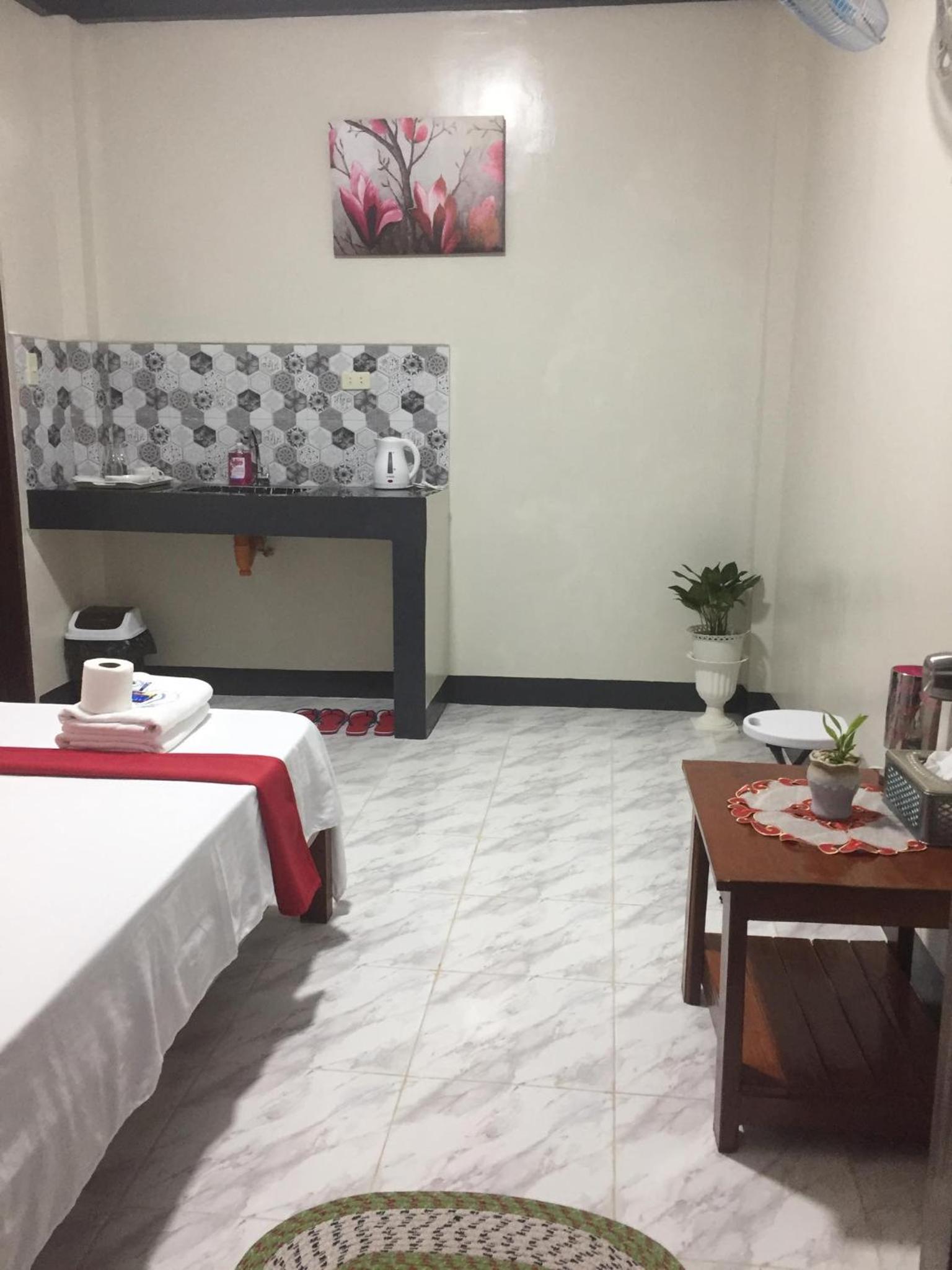 Double Room with Private Bathroom photo 2