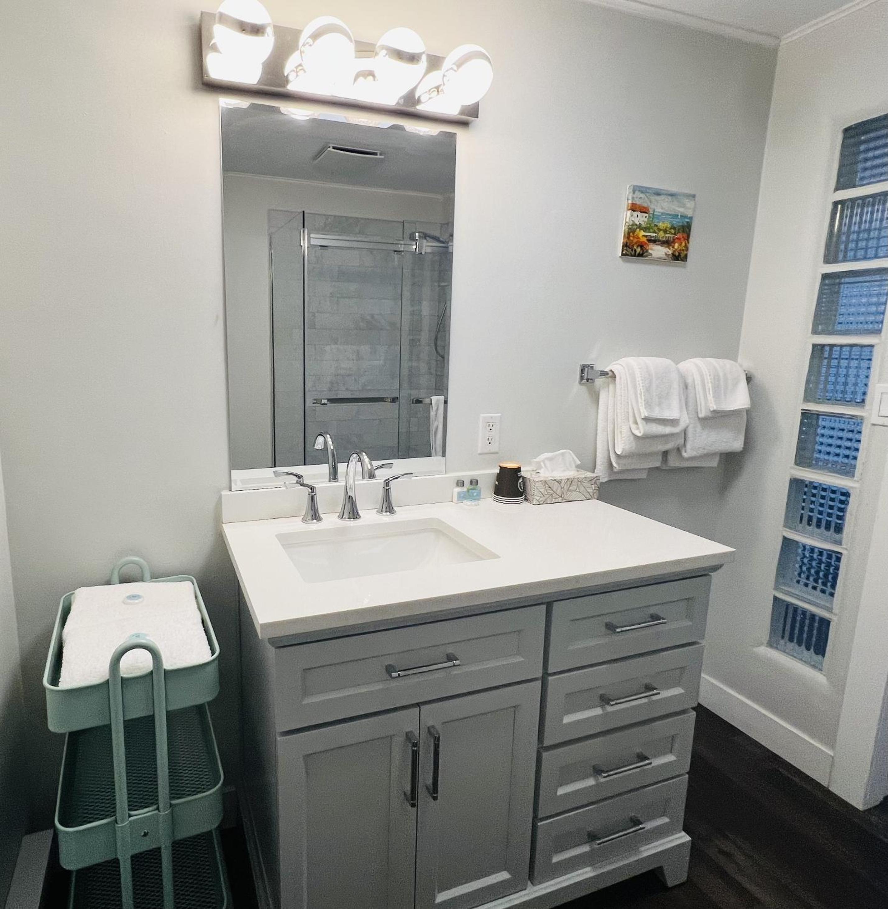 Deluxe Family Suite photo 3