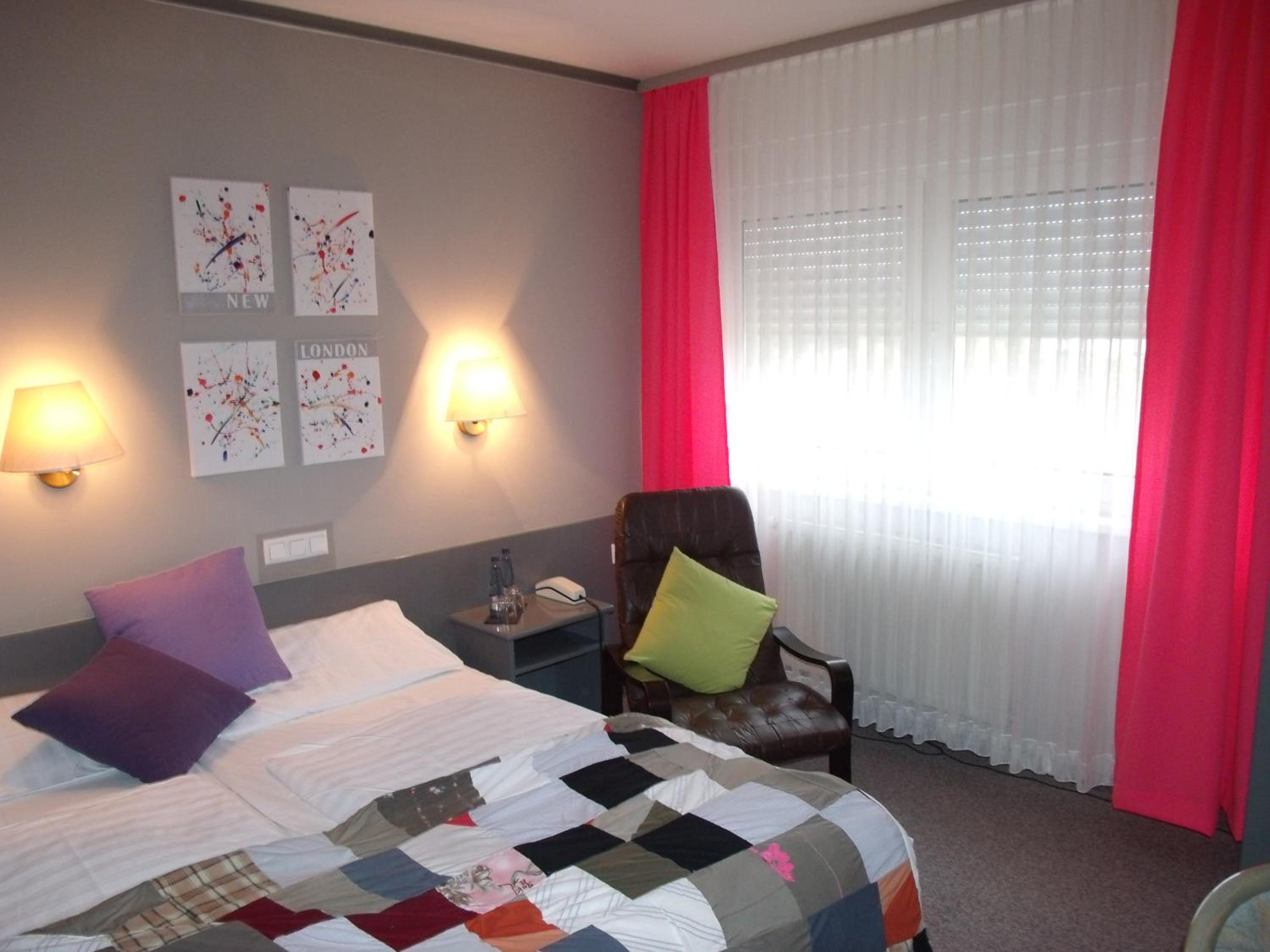 Small Double Room photo 1
