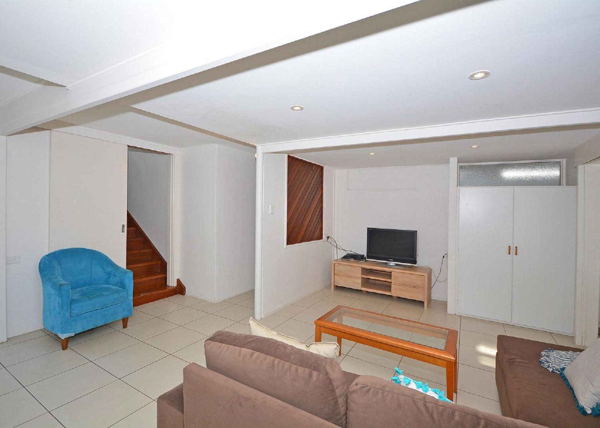 Four-Bedroom House photo 3