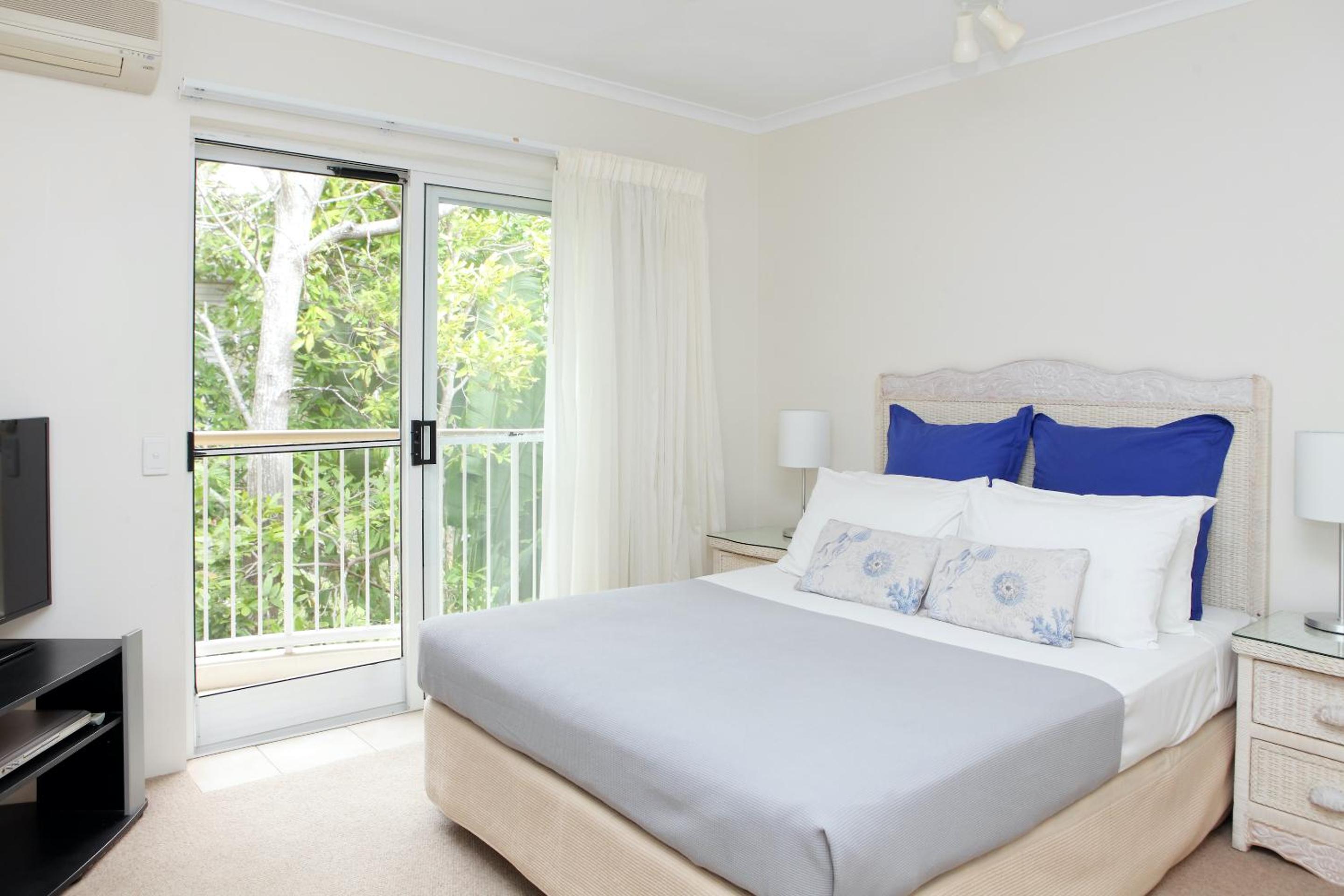 One-Bedroom Apartment with Balcony - Photo 3