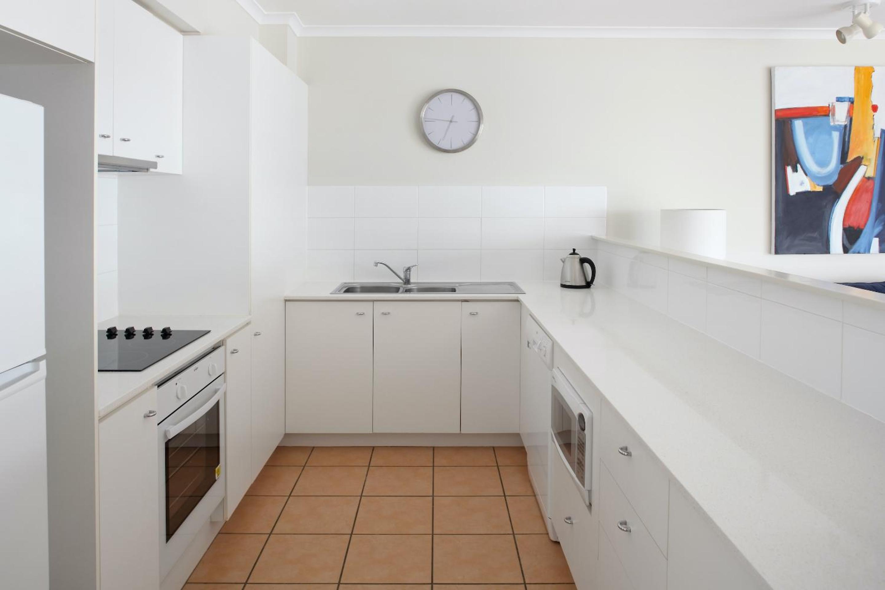 One-Bedroom Apartment with Balcony - Photo 5