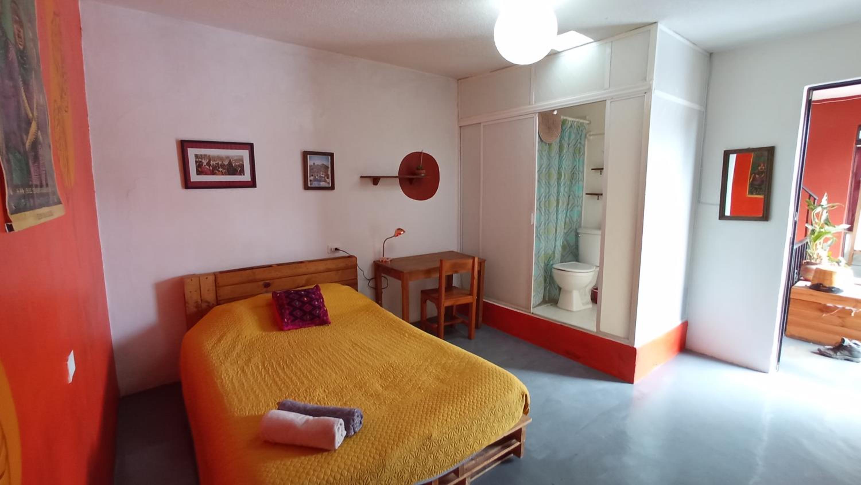 Double Room with Private Bathroom - Photo 8