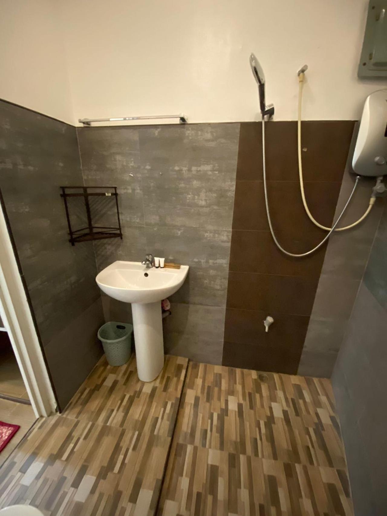 Small Single Room photo 2