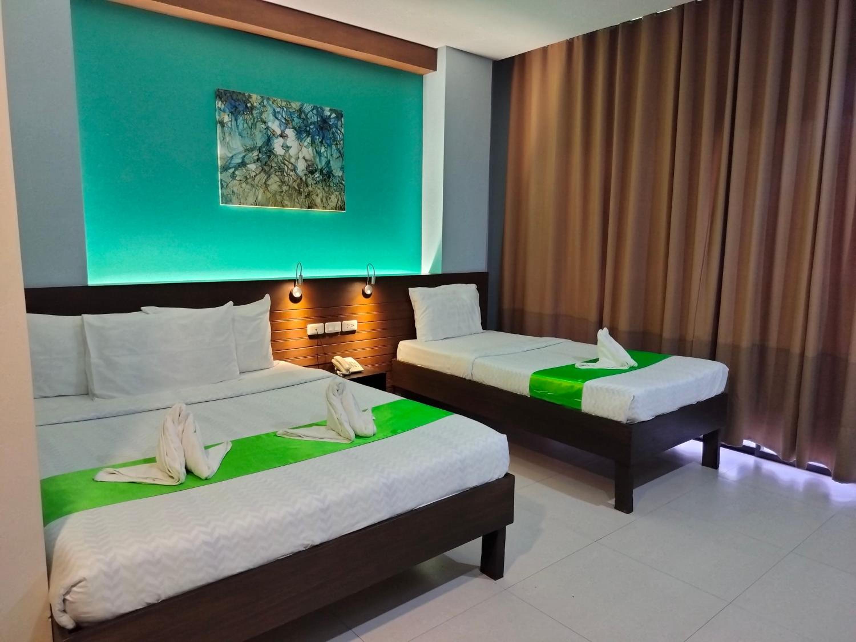 Triple Room - Disability Access - Photo 2