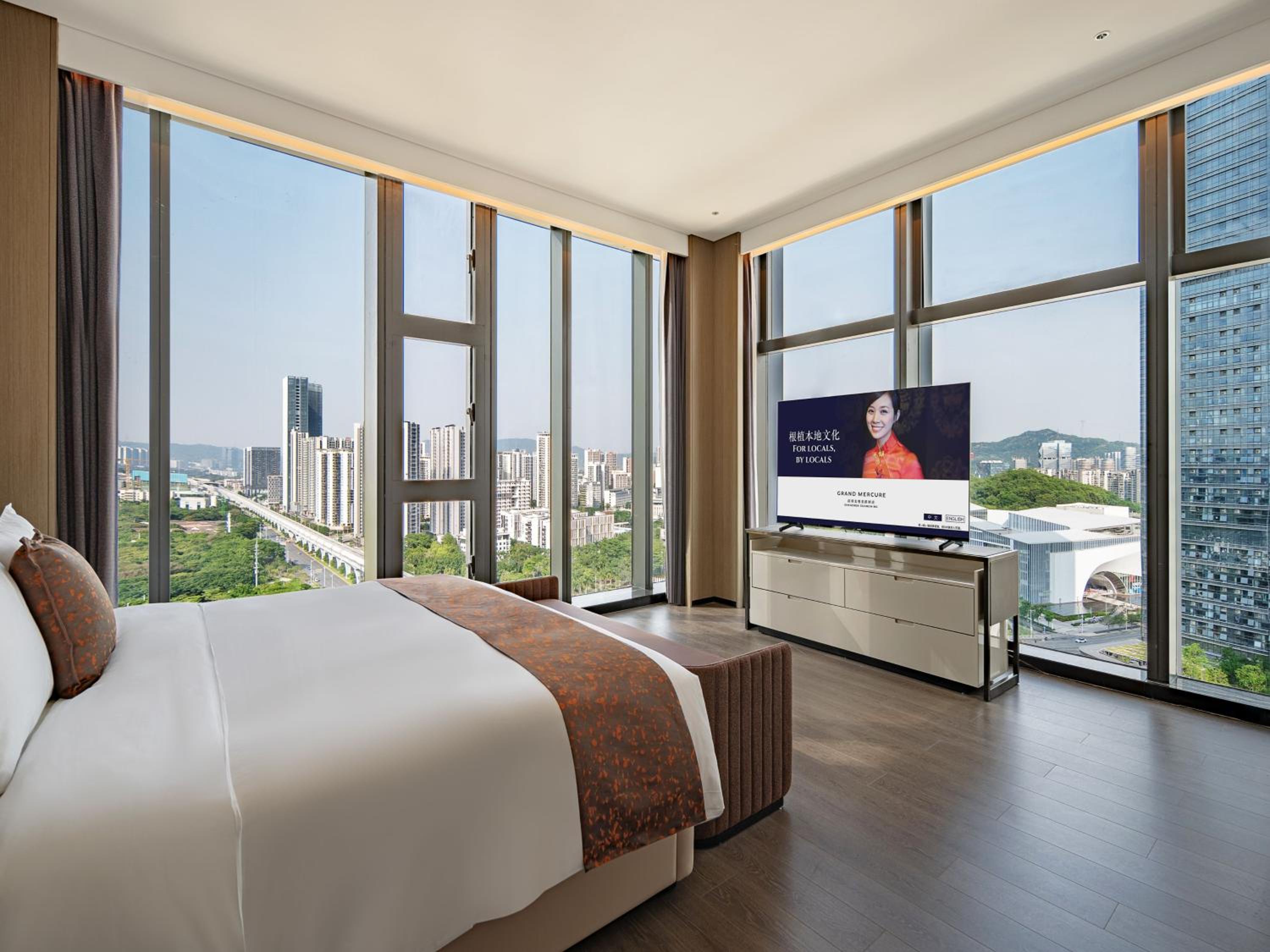 Deluxe King Suite photo 3