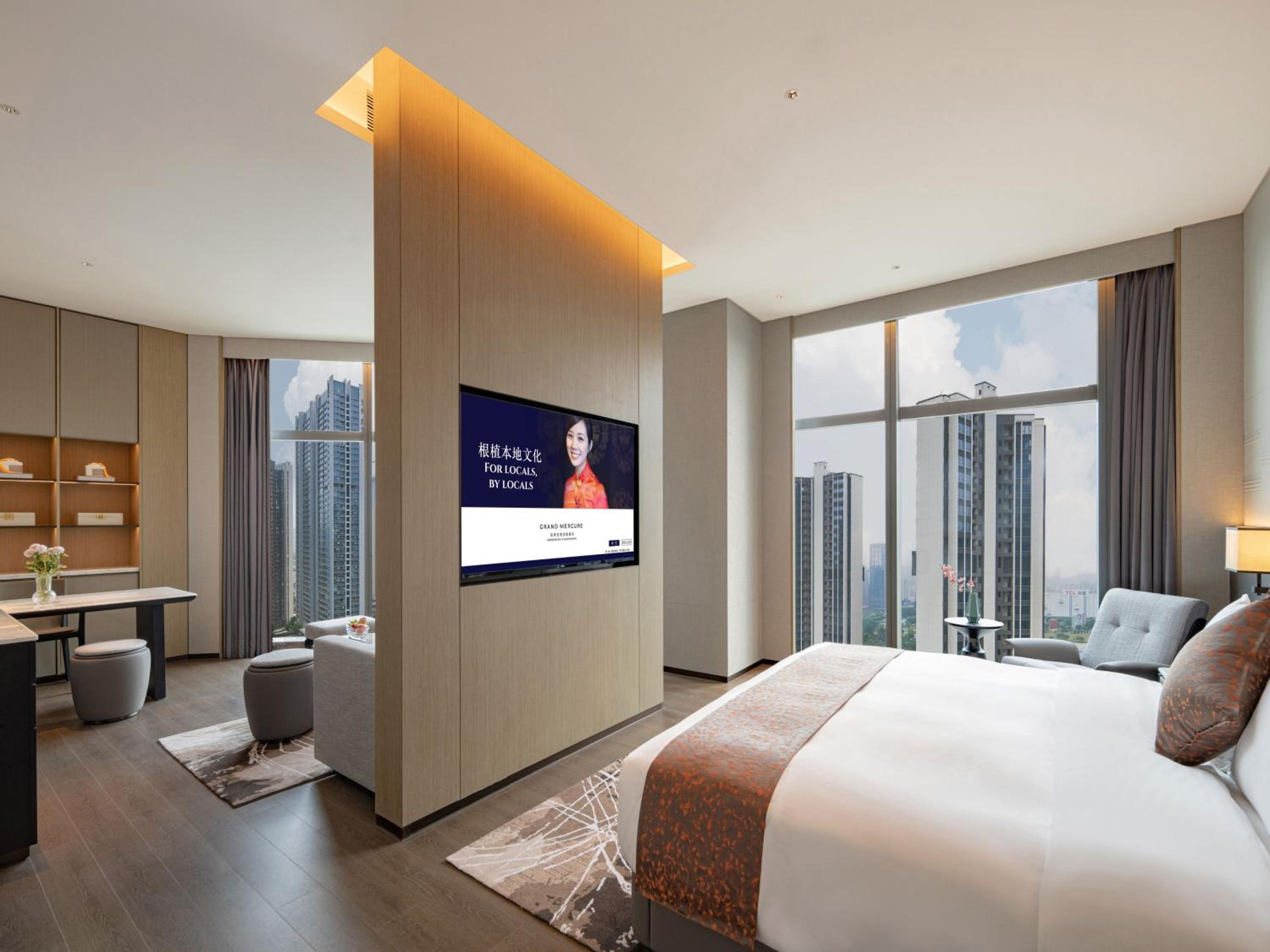 Superior King Suite photo 2