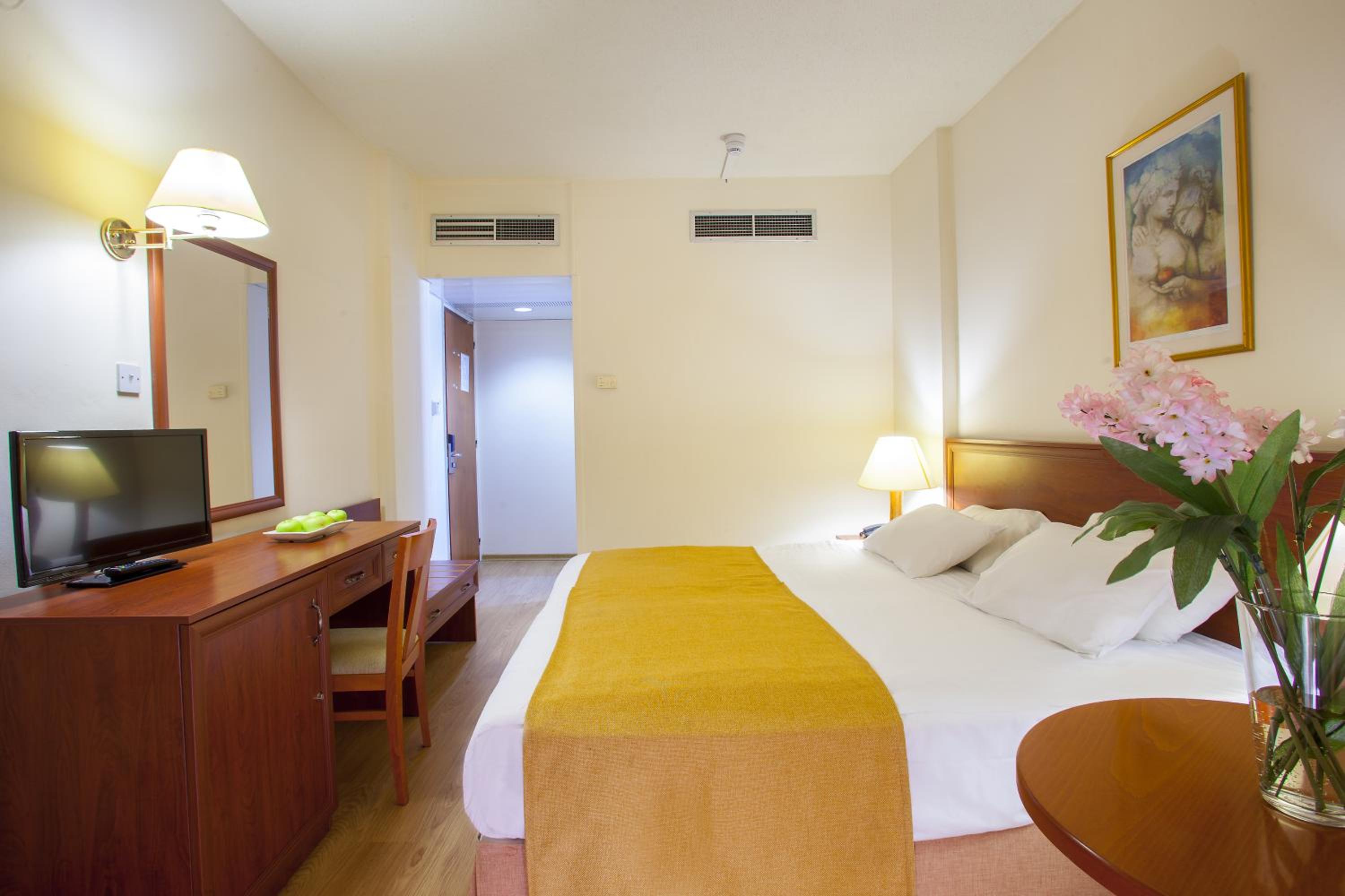 Standard Double or Twin Room (2 Adults + 1 Child)