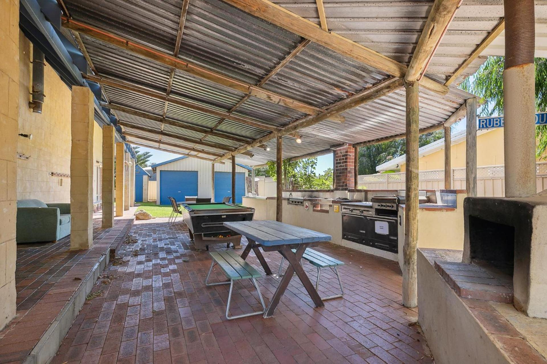 One-Bedroom House photo 3