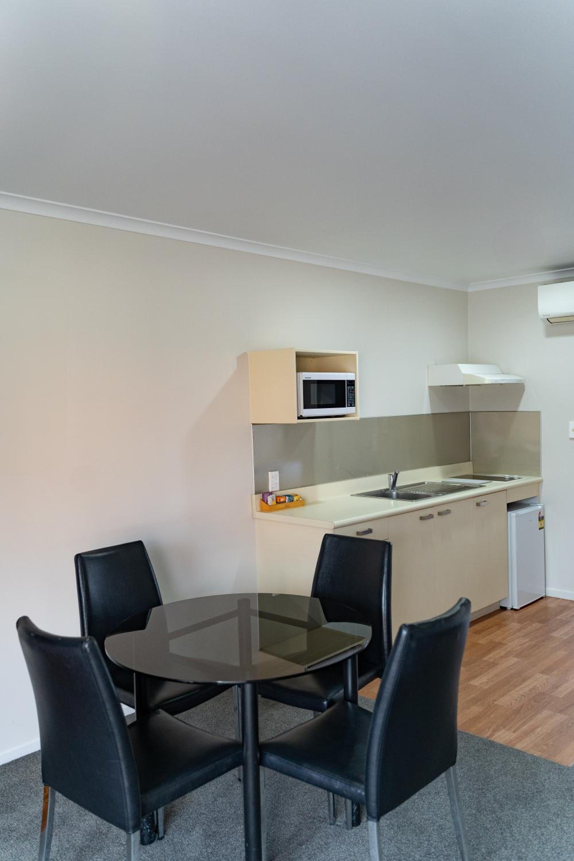 One-Bedroom Suite photo 3