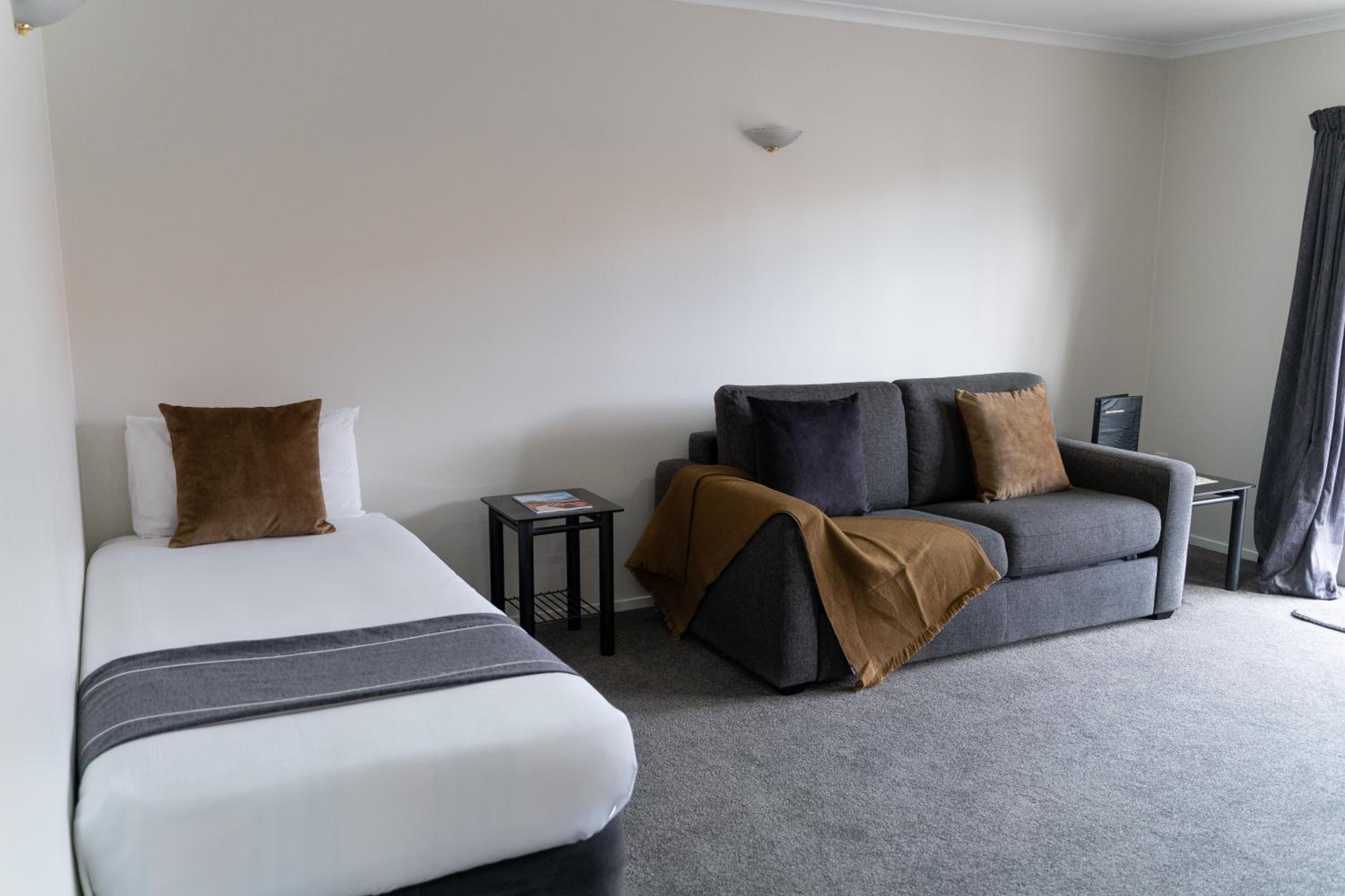 One-Bedroom Suite photo 2
