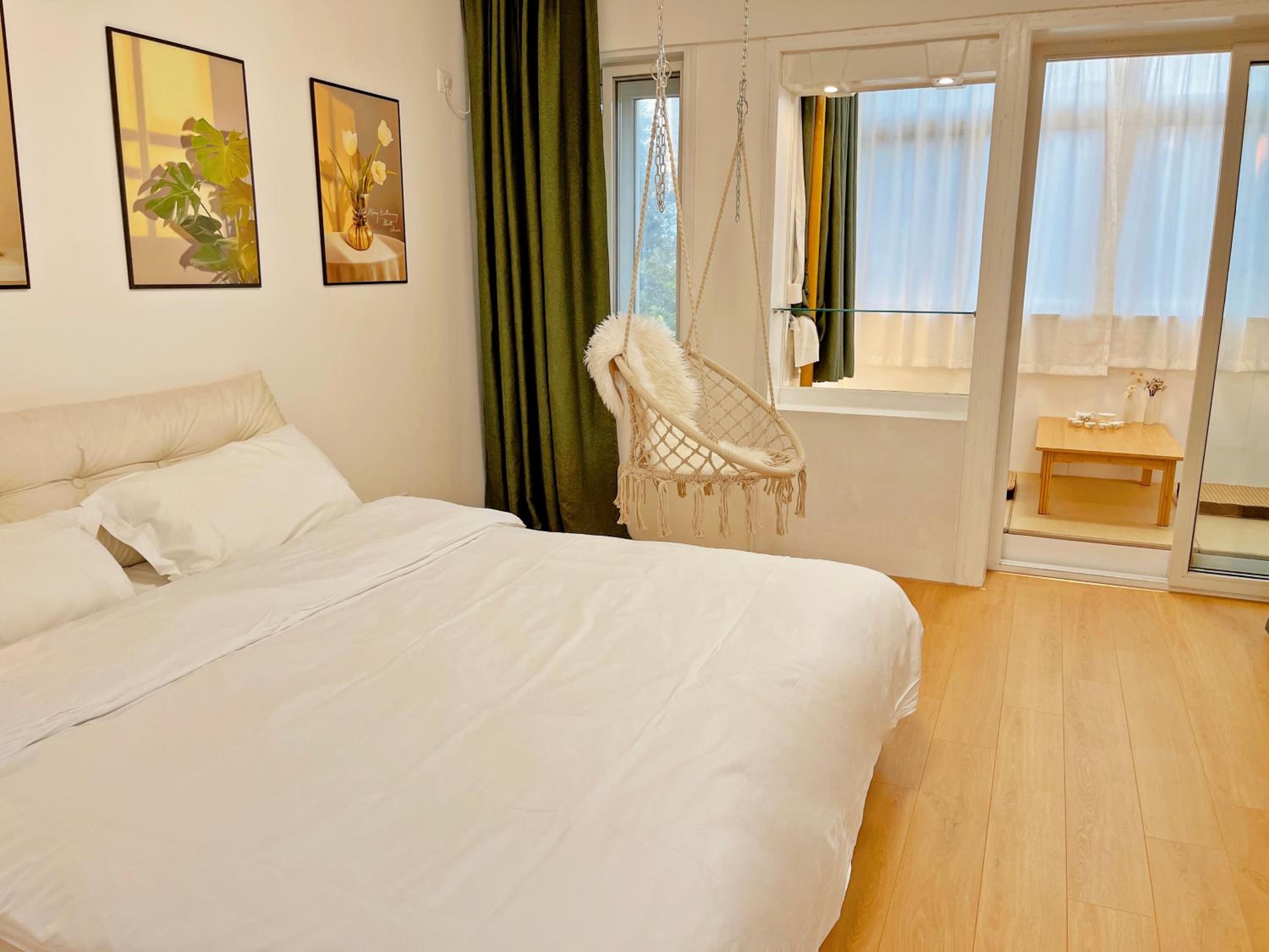 Deluxe Double Room with Balcony photo 2