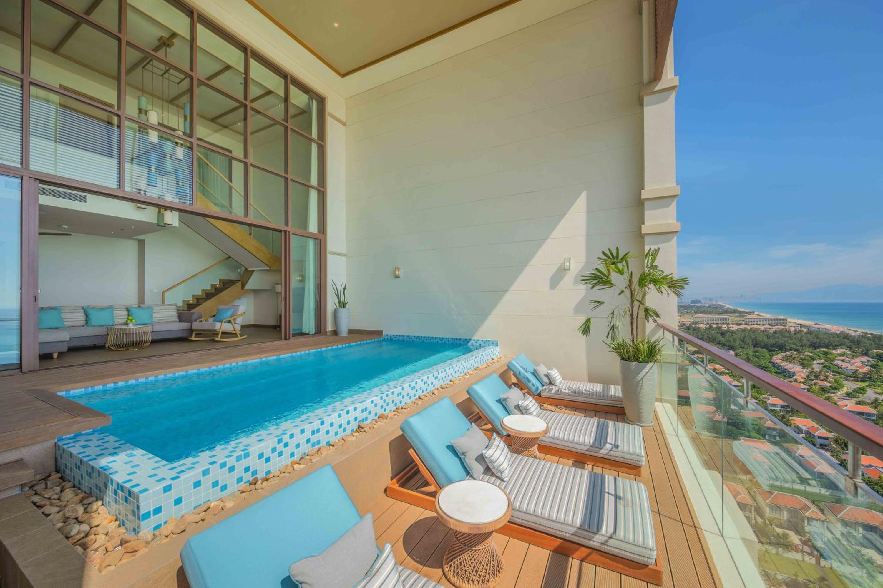 Three-Bedroom Presidential Plunge Pool Loft - Spa Inclusive