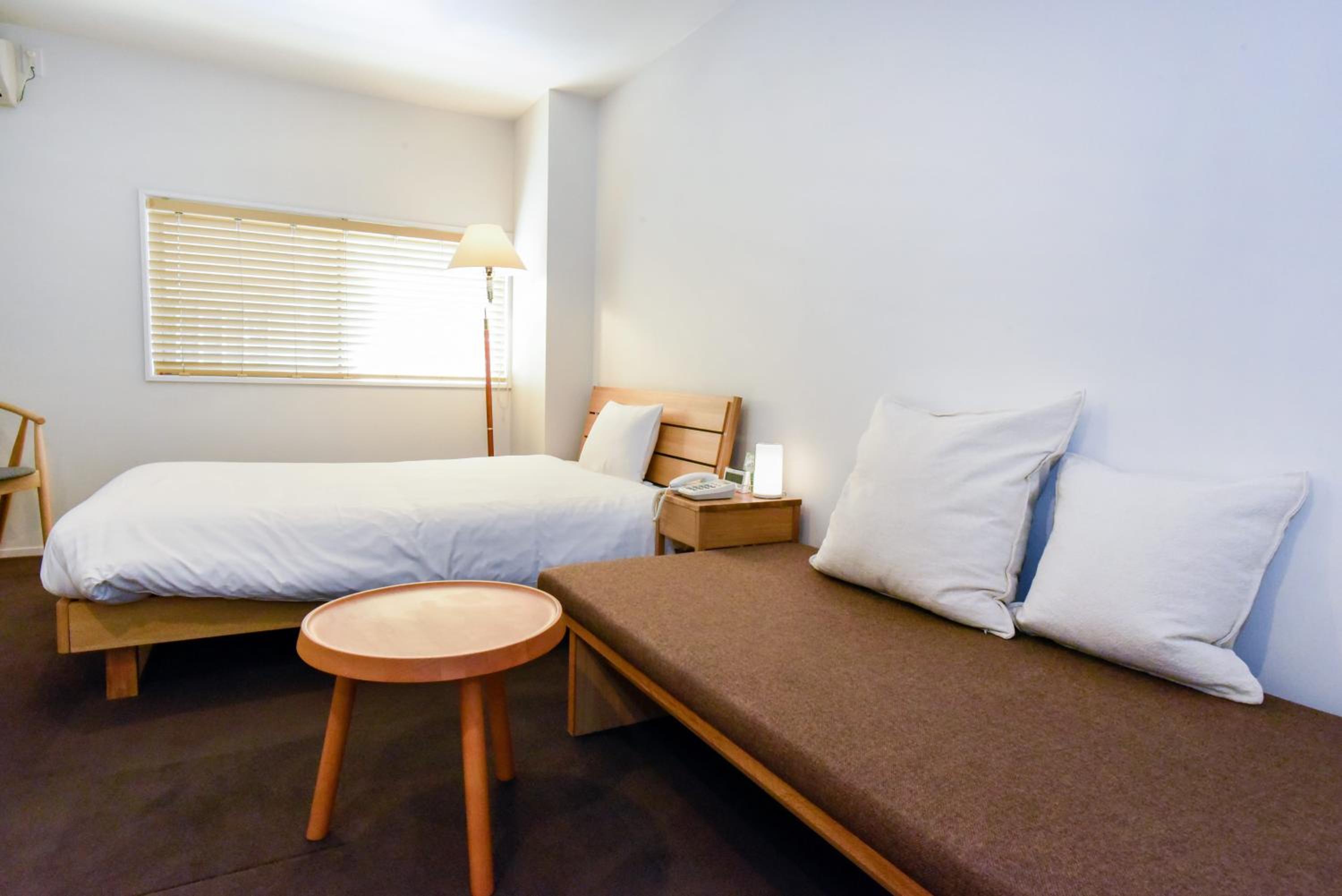 2N Minimum - Room Selected at Check-In -Non-Smoking