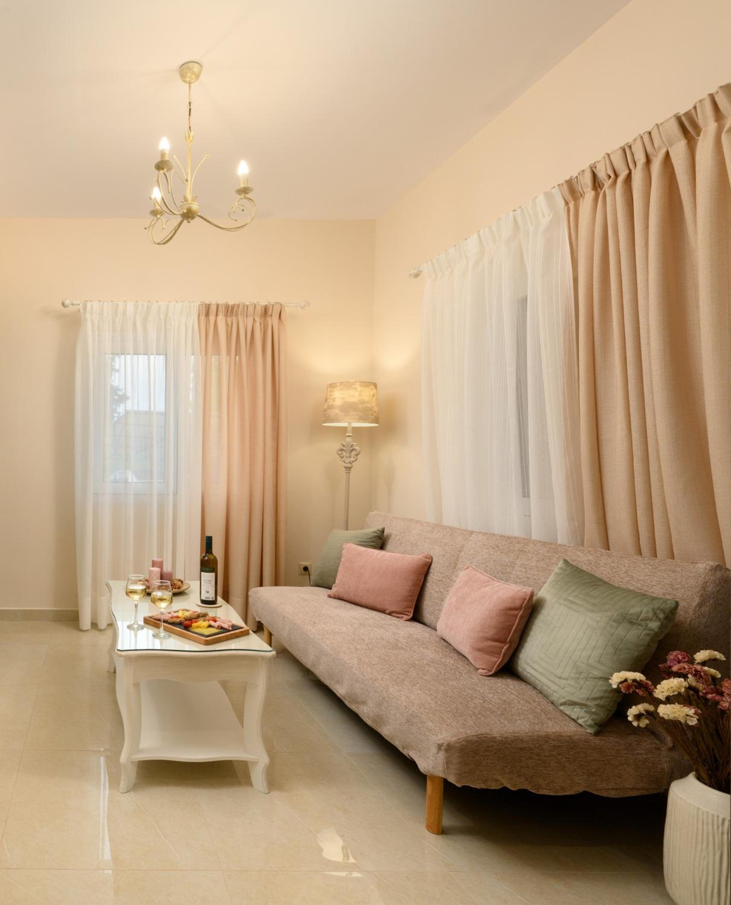 Apartment - Ground Floor - Photo 2