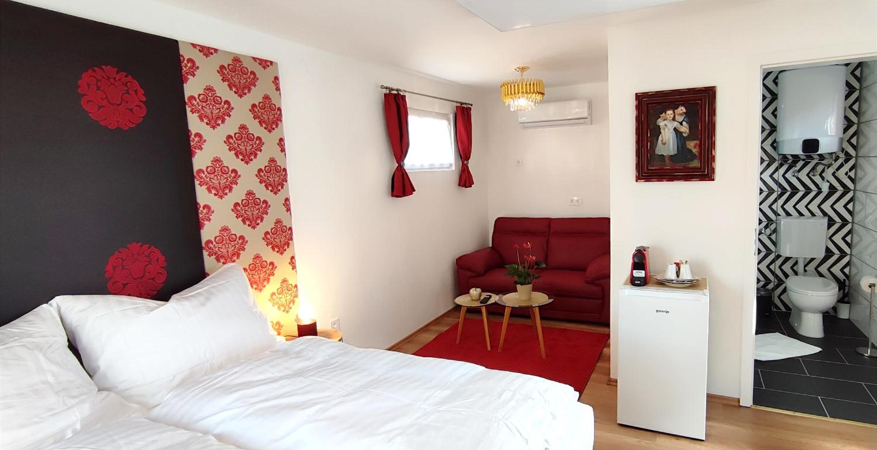 Superior Chalet - Photo 2
