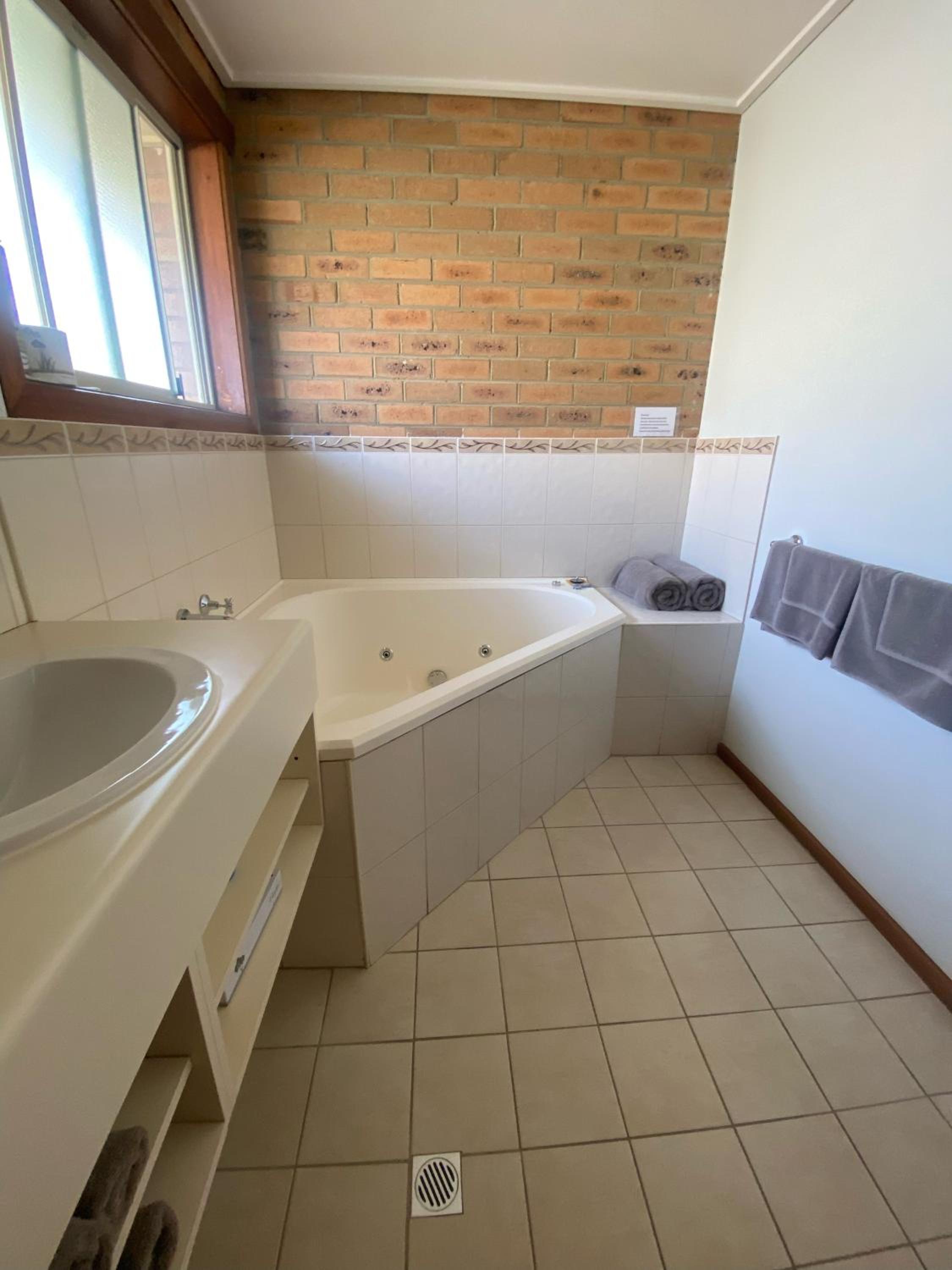 Queen Room with Spa Bath photo 3