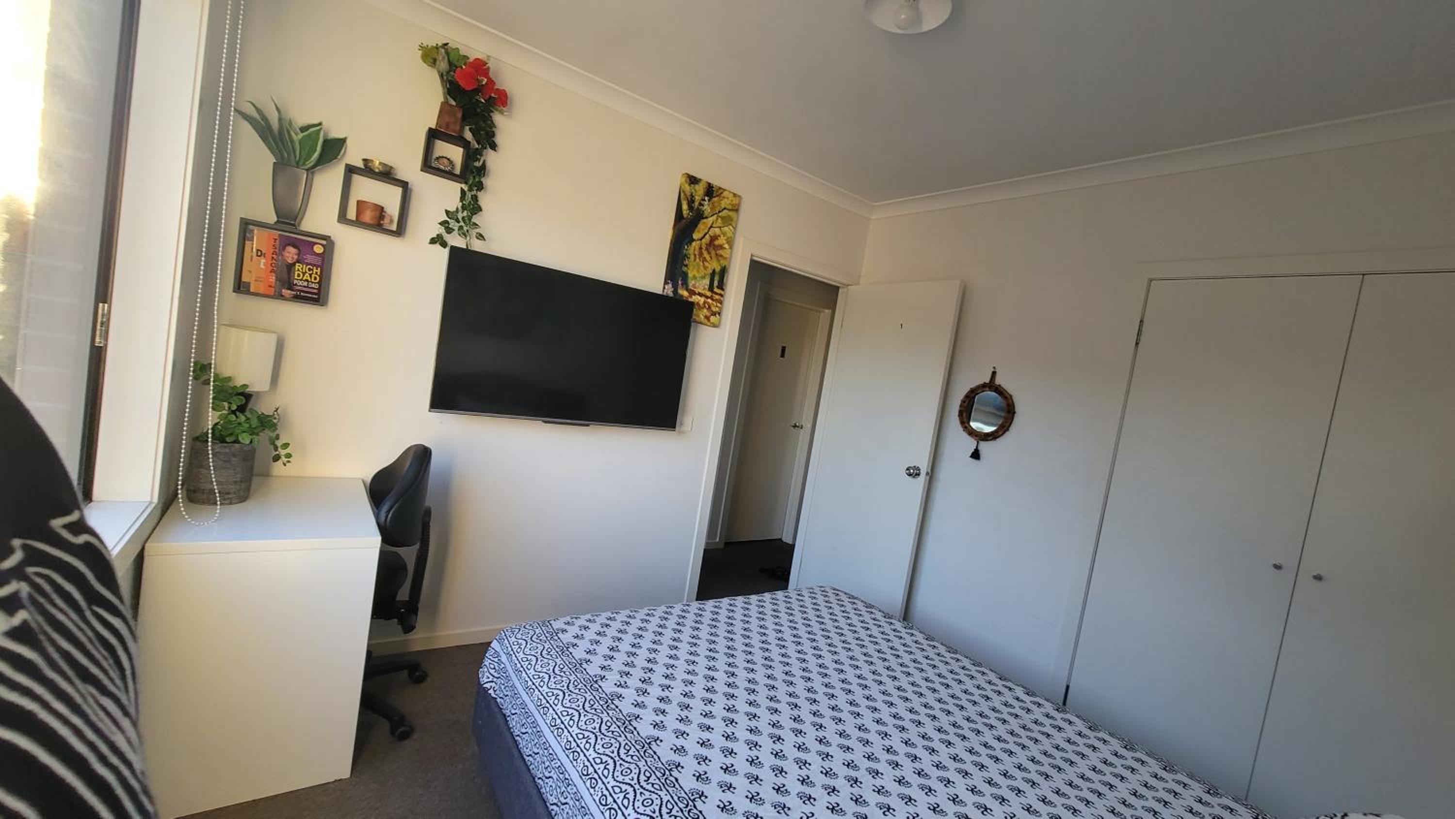 Budget Double Room photo 2