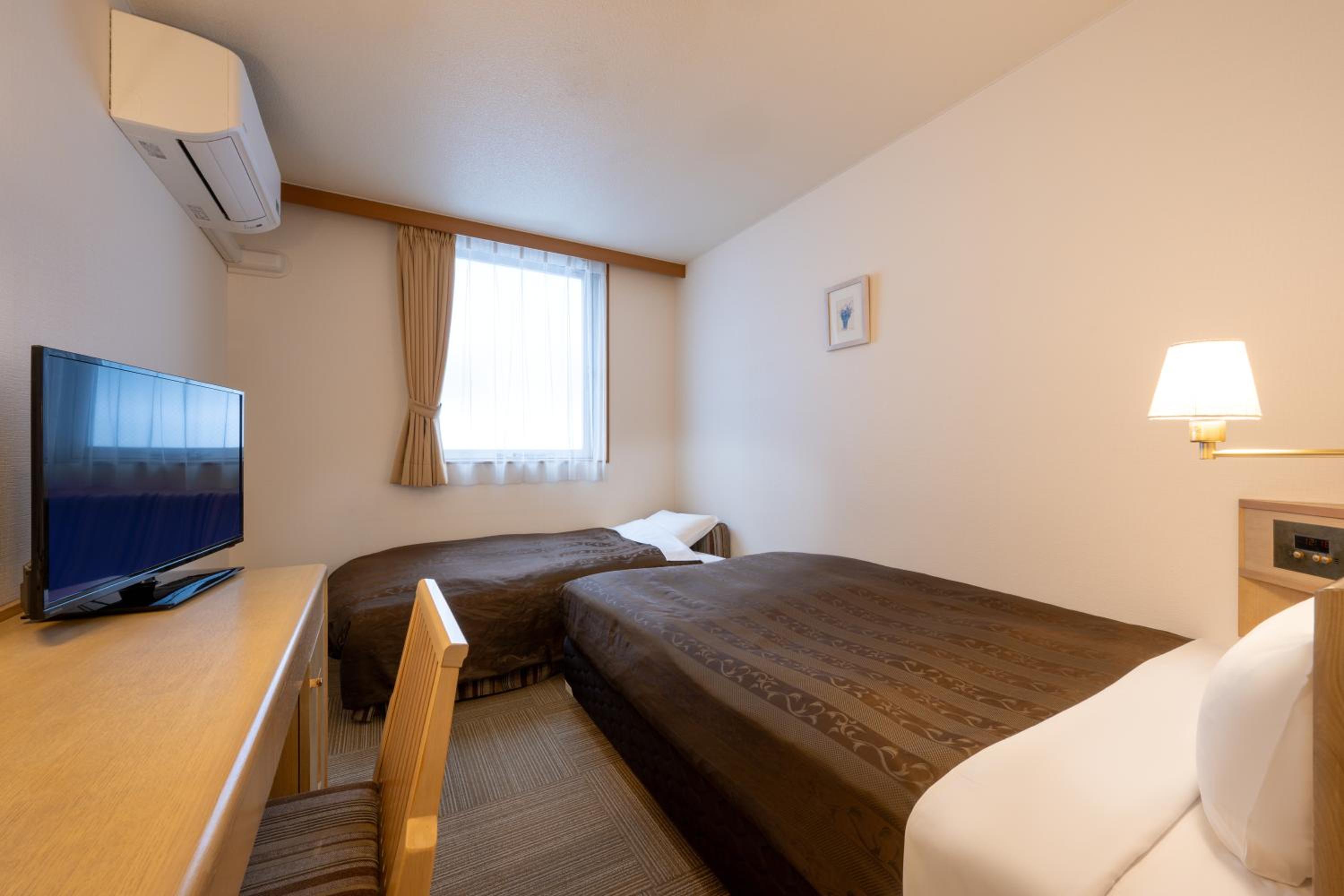 Single Room with Private Toilet - Non-Smoking - Photo 2
