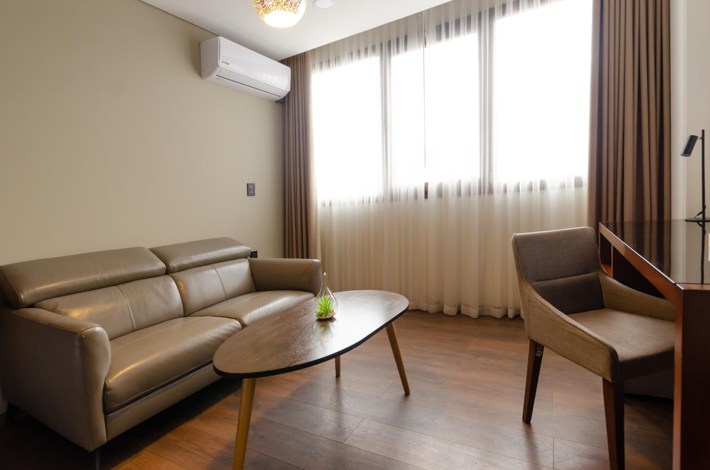 Deluxe King Room photo 3