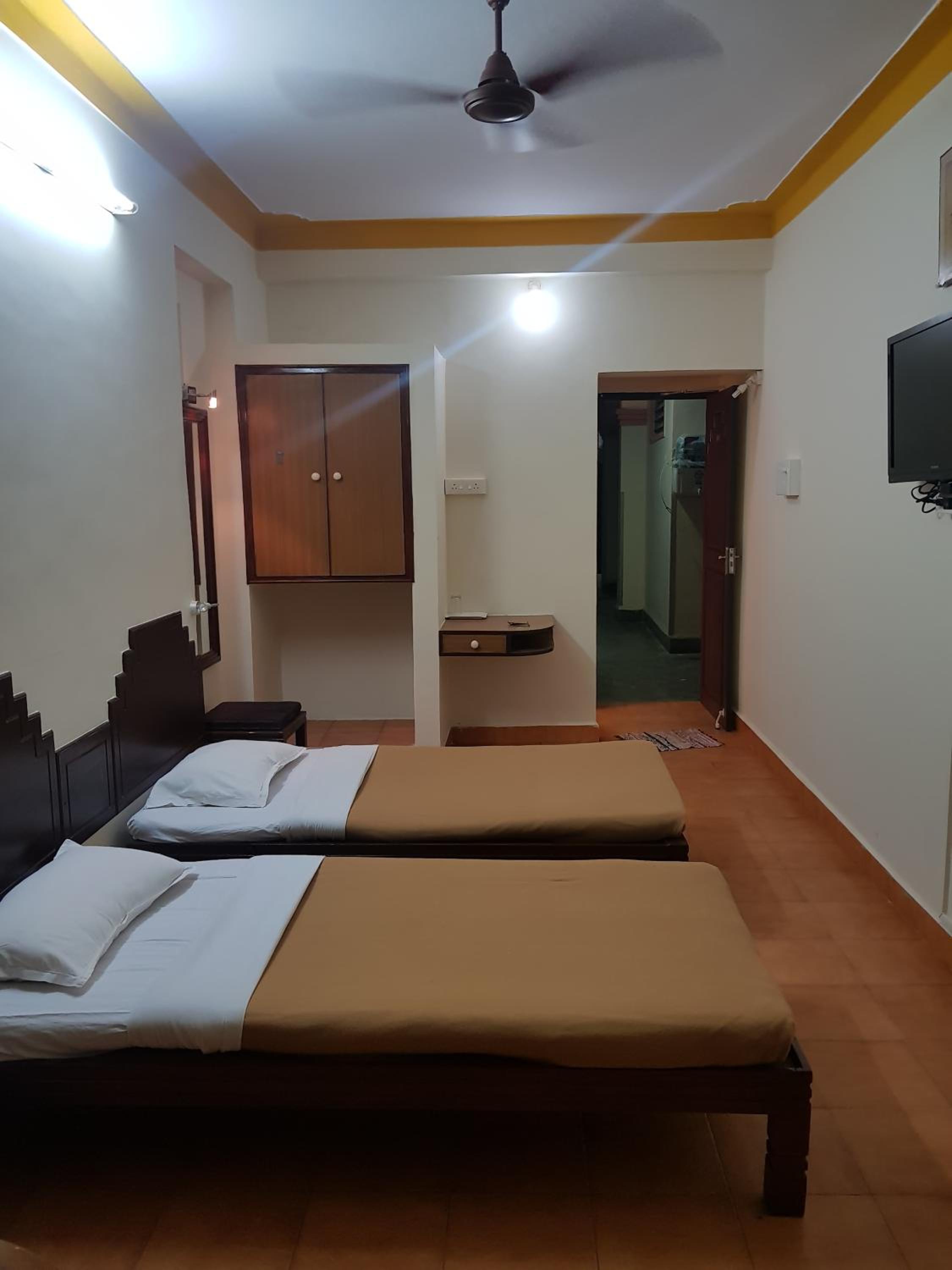 Standard Twin Room photo 3