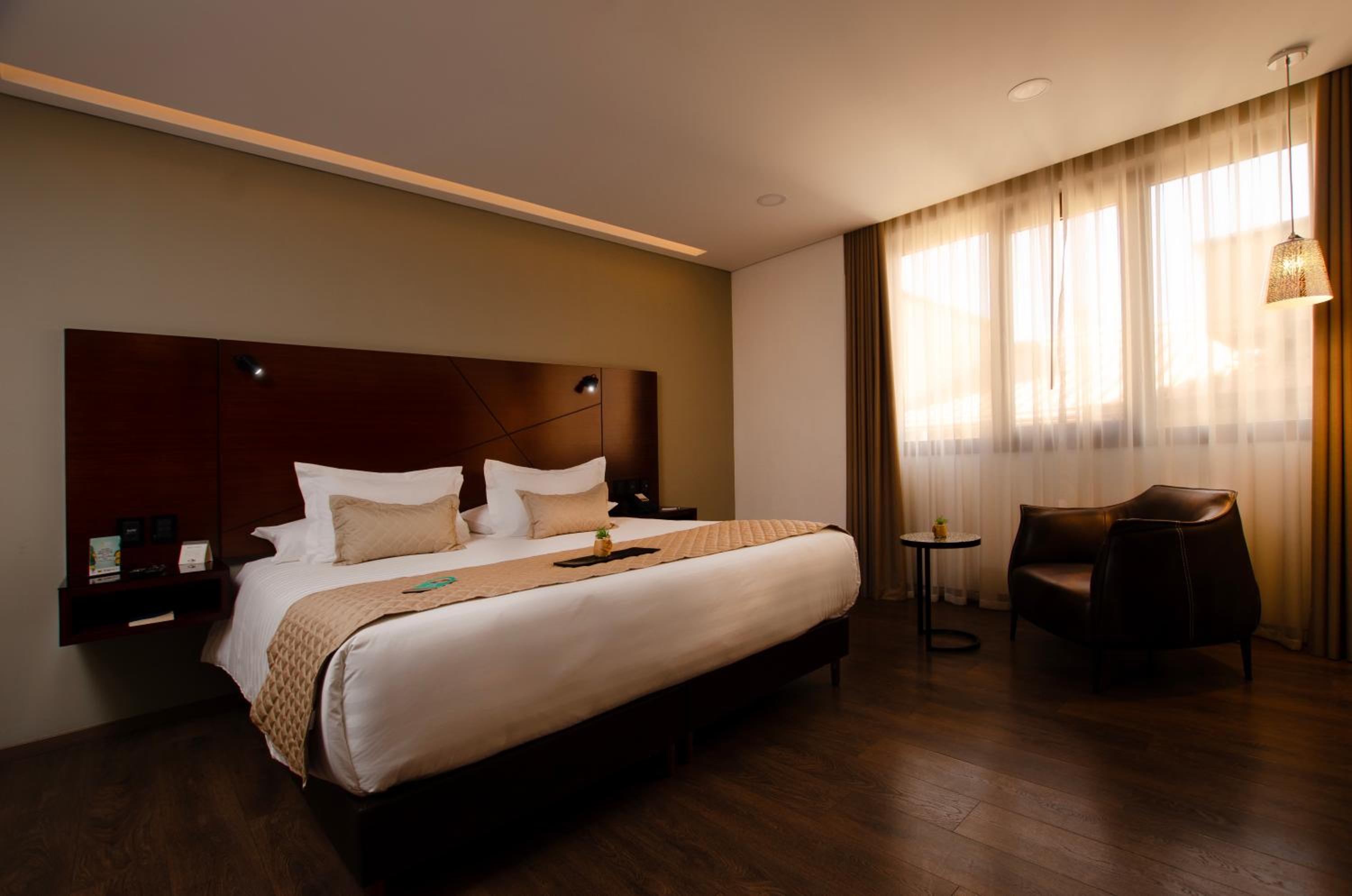 Deluxe Family Room